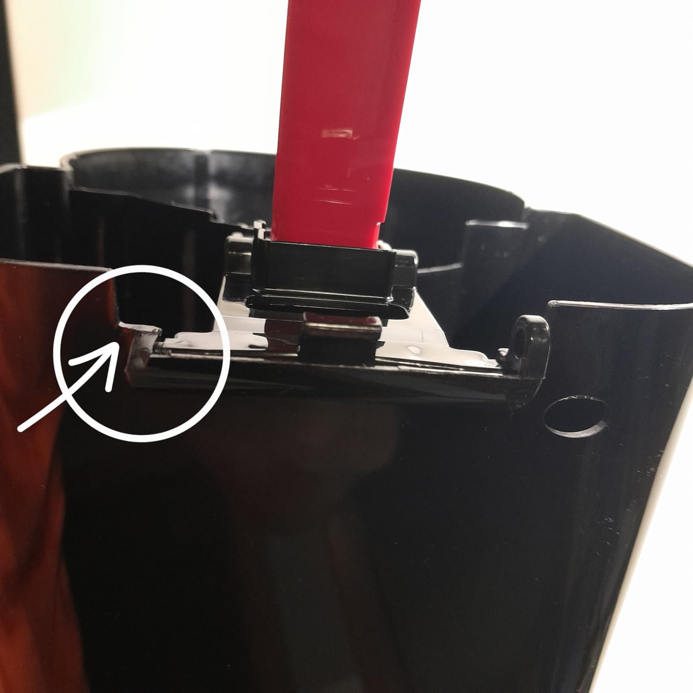 BLACK+DECKER 12-Cup Coffee Maker with Easy On/Off Switch, Easy Pour, Non-Drip Carafe with Removable Filter Basket, Vortex Technology, Black Customer Review BLACK+DECKER 12-Cup Coffee Maker with Easy On/Off Switch, Easy Pour, Non-Drip Carafe with Removable Filter Basket, Vortex Technology, Black - Customer Photo 1