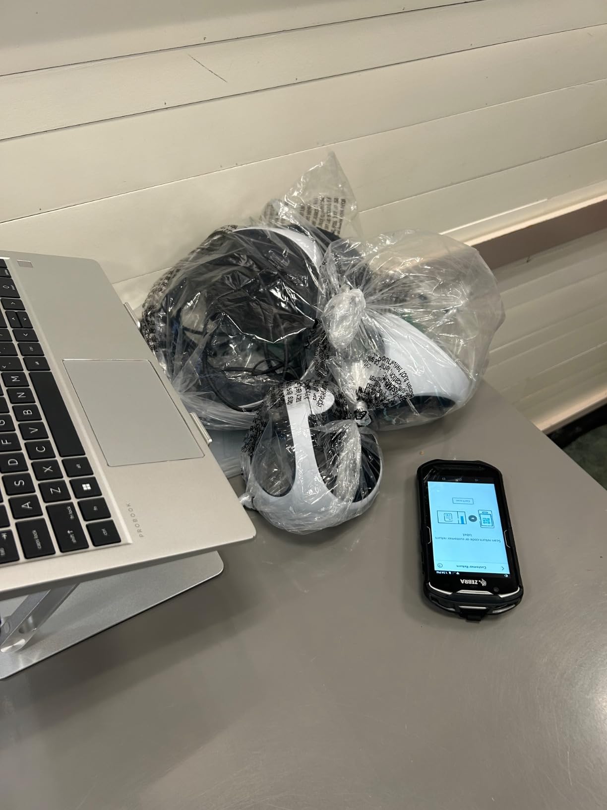 Sony PlayStation VR2 Headset and Controllers - White (Renewed) Customer Review Sony PlayStation VR2 Headset and Controllers - White (Renewed) - Customer Photo 2