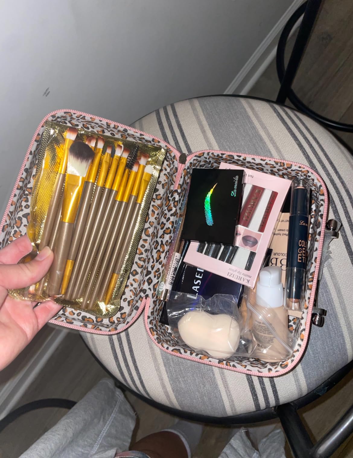 All in One Makeup Kit - 2X14 Eyeshadow Palette, Liquid Foundation, Eyeliner Pencils, Contouring Stick, Lip Gloss, 20Pcs Makeup Brushes (Black) Customer Review All in One Makeup Kit - 2X14 Eyeshadow Palette, Liquid Foundation, Eyeliner Pencils, Contouring Stick, Lip Gloss, 20Pcs Makeup Brushes (Black) - Customer Photo 1