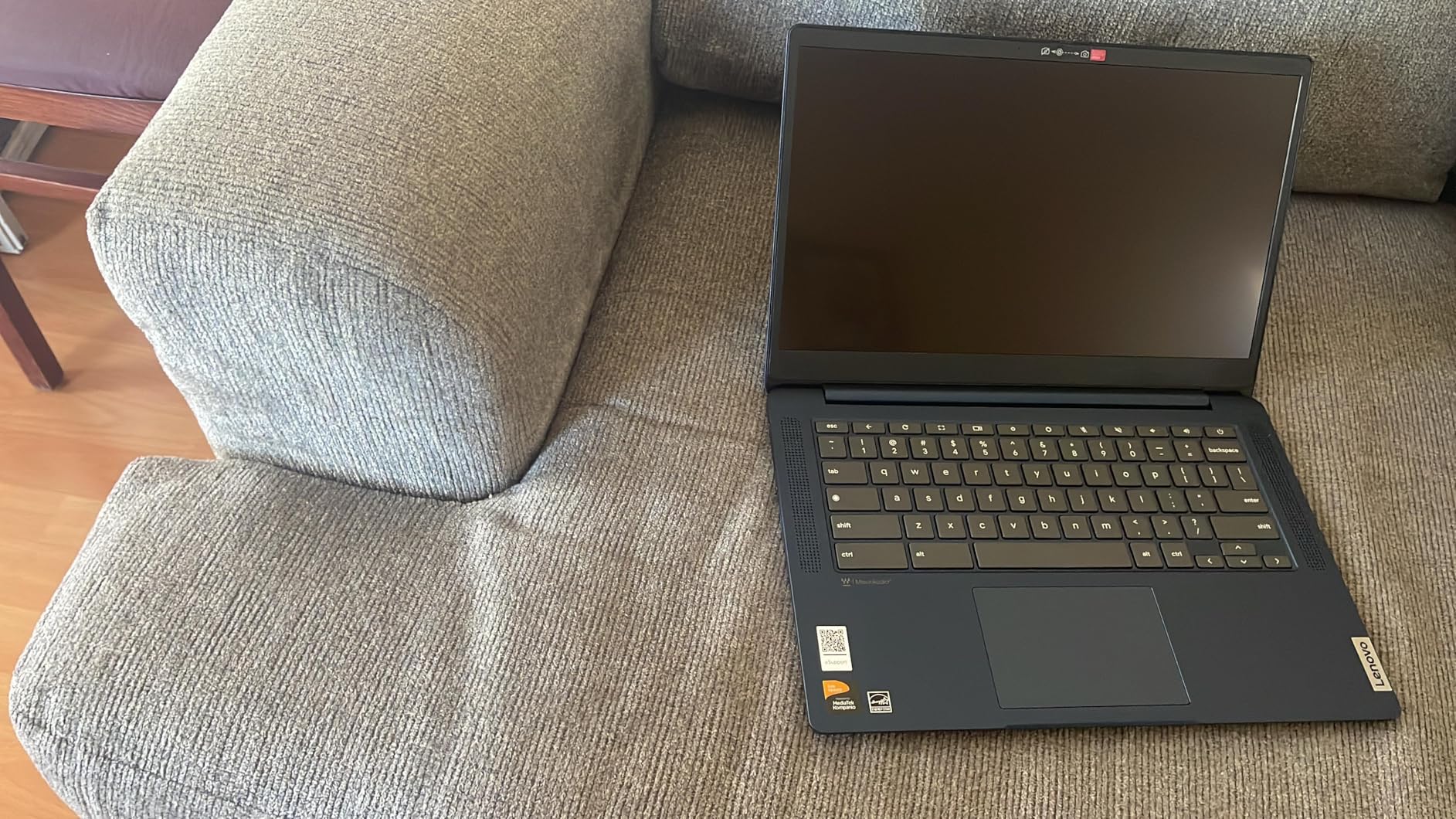 Lenovo Flagship Chromebook, 14'' FHD Touchscreen Slim Thin Light Laptop Computer, 8-Core MediaTek Kompanio 520 Processor, 4GB RAM, 64GB eMMC, WiFi 6,Chrome OS, Abyss Blue - Customer Photo 1