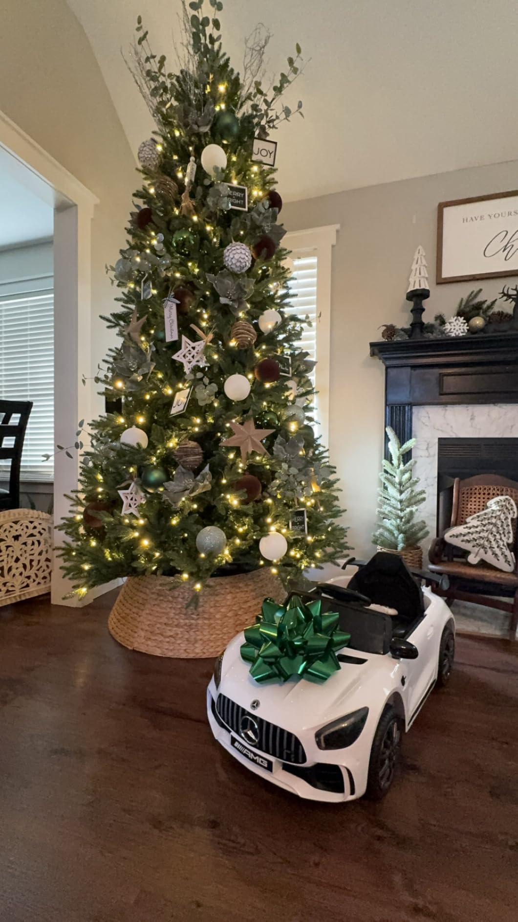 Winado 12V Ride on Car, Licensed Mercedes Benz AMG GTR Battery Powered Electric Vehicle, w/Parent Remote, Wider Seat, LED Lights, Openable Doors, MP3 Player, Smooth Start, 3 Speeds - Black - Customer Photo 2