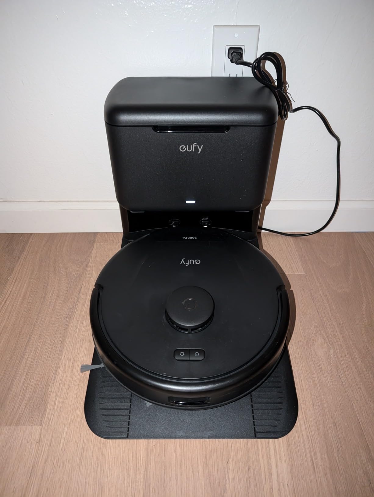 eufy L60 Robot Vacuum with Self Empty Station, Hair Detangling Technology, Up to 60 Days Hands Free Cleaning, 5,000 Pa Suction, Remove Hair, Dust Customer Review eufy L60 Robot Vacuum with Self Empty Station, Hair Detangling Technology, Up to 60 Days Hands Free Cleaning, 5,000 Pa Suction, Remove Hair, Dust - Customer Photo 2