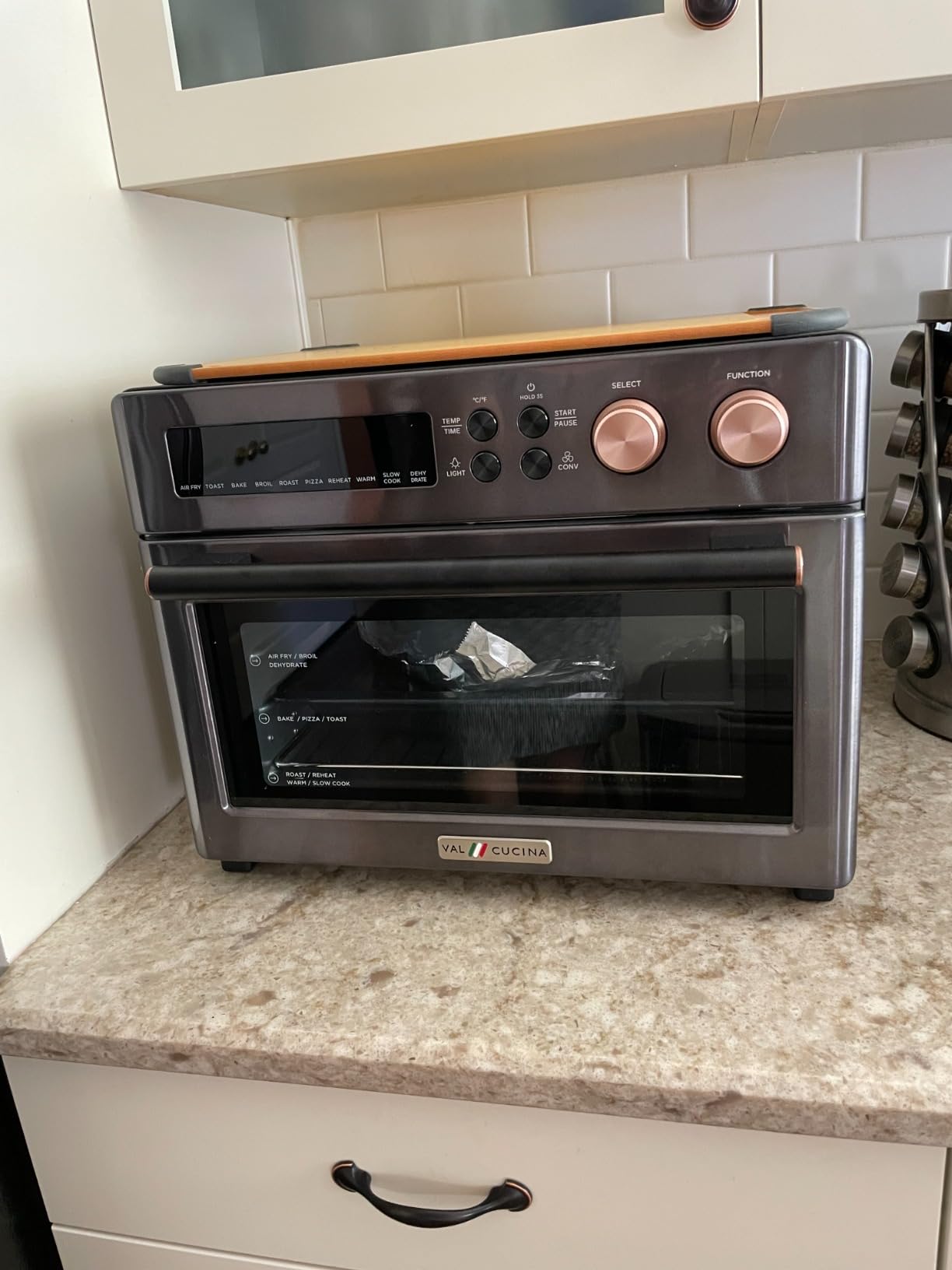 VAL CUCINA Infrared Heating Air Fryer Toaster Oven, Extra Large Countertop Convection Oven 10-in-1 Combo, 6-Slice Toast, Enamel Baking Pan Easy Clean with Recipe Book, Black Matte Stainless Steel - Customer Photo 1