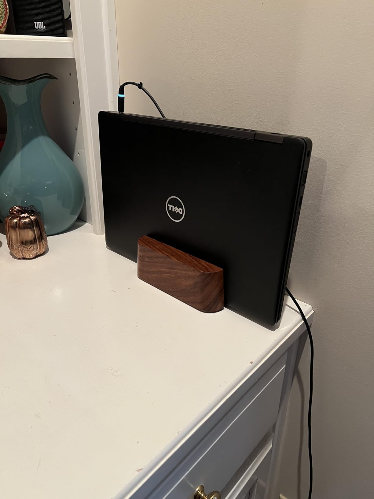 Adjustable Vertical Laptop Stand for Desk, Wooden Laptop Holder, MacBook Pro Stand, Wood Mac Air Dock (Solid Walnut) Customer Review Adjustable Vertical Laptop Stand for Desk, Wooden Laptop Holder, MacBook Pro Stand, Wood Mac Air Dock (Solid Walnut) - Customer Photo 1