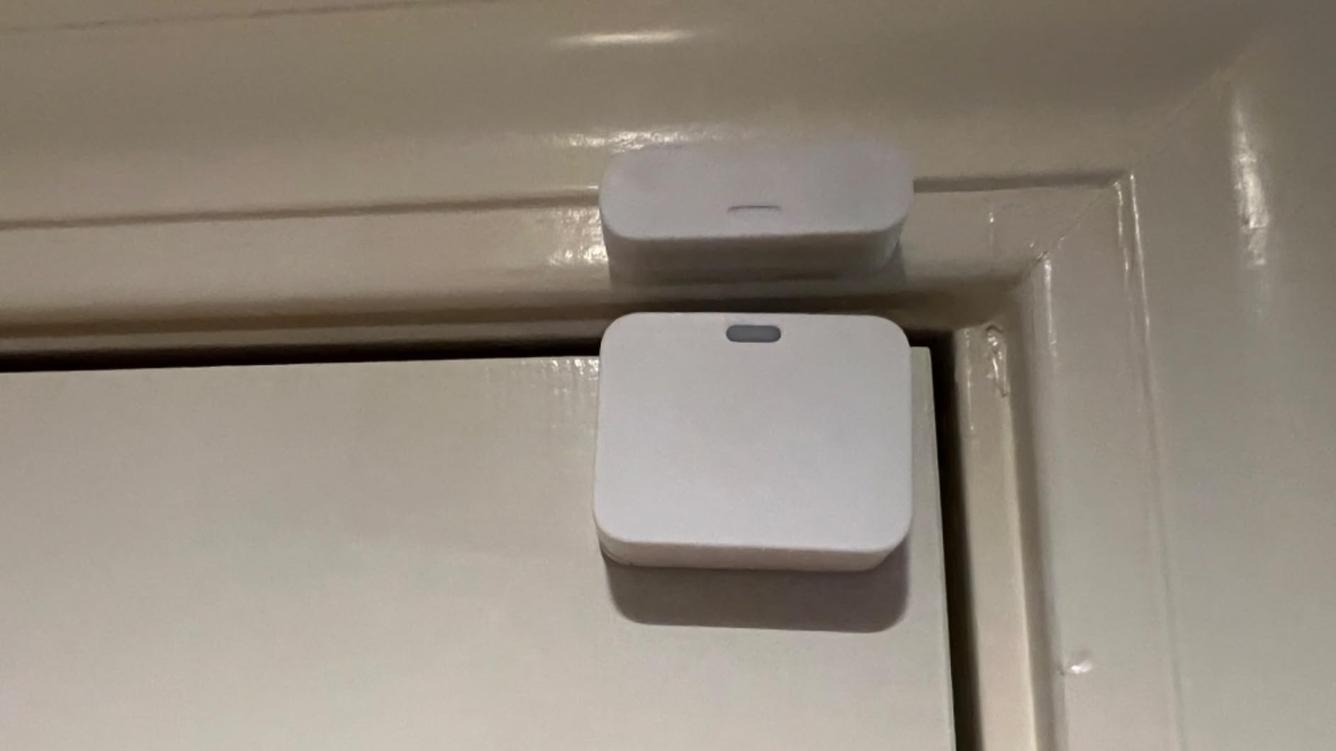 SimpliSafe 11 Piece Wireless Home Security System Gen 3 with Wireless Indoor HD Camera - Optional 24/7 Professional Monitoring - No Contract - Compatible with Alexa and Google Assistant, White - Customer Photo 2