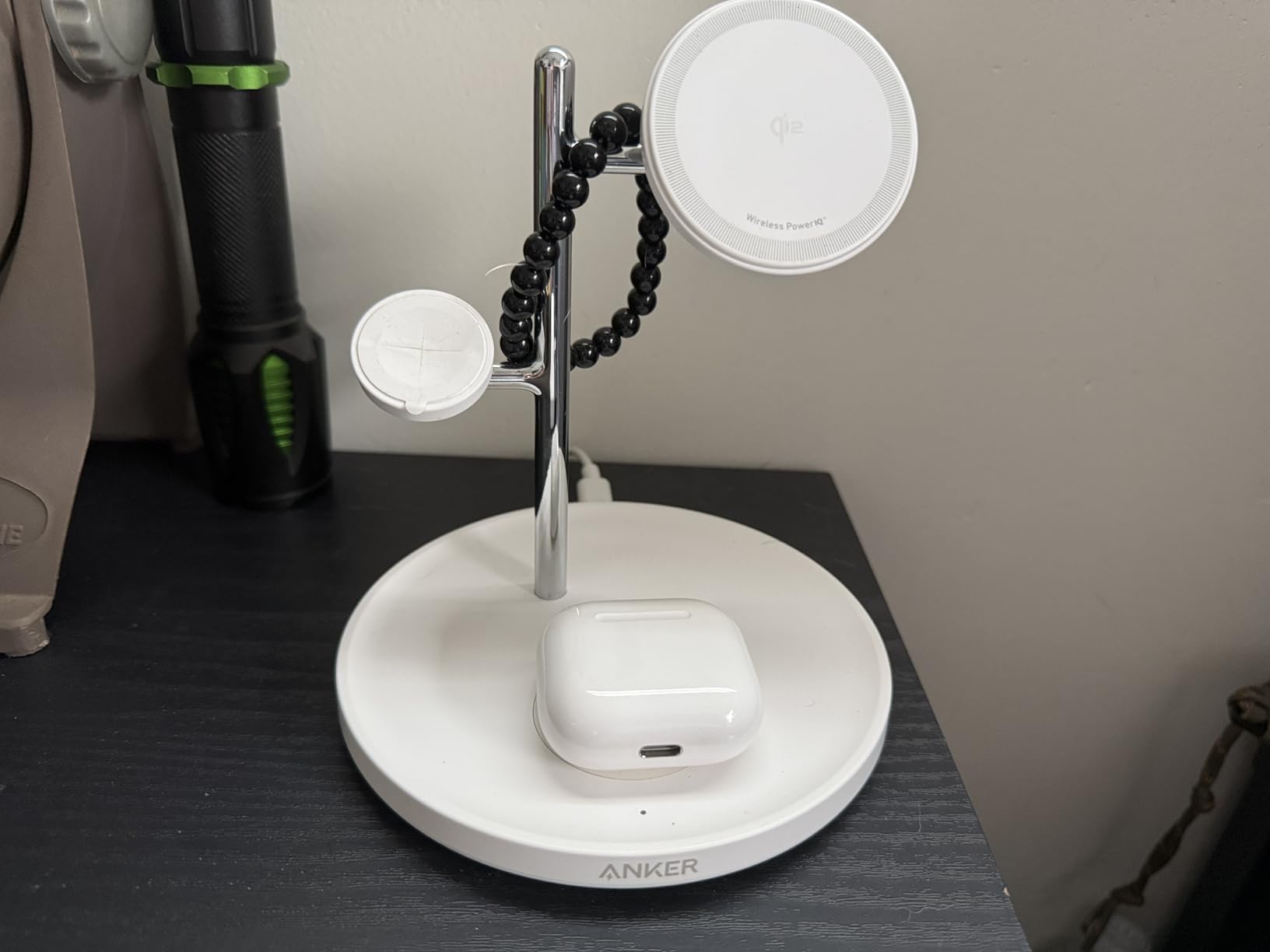 Anker MagSafe Charger Stand Compatible, iPhone 17 MagGo 3 in 1 Wireless Charging Station,Qi2 Certified 15W Wireless Charger, Desk Accessory, for iPhone 15/14/13/12 Series Apple Watch, AirPods - Customer Photo 2