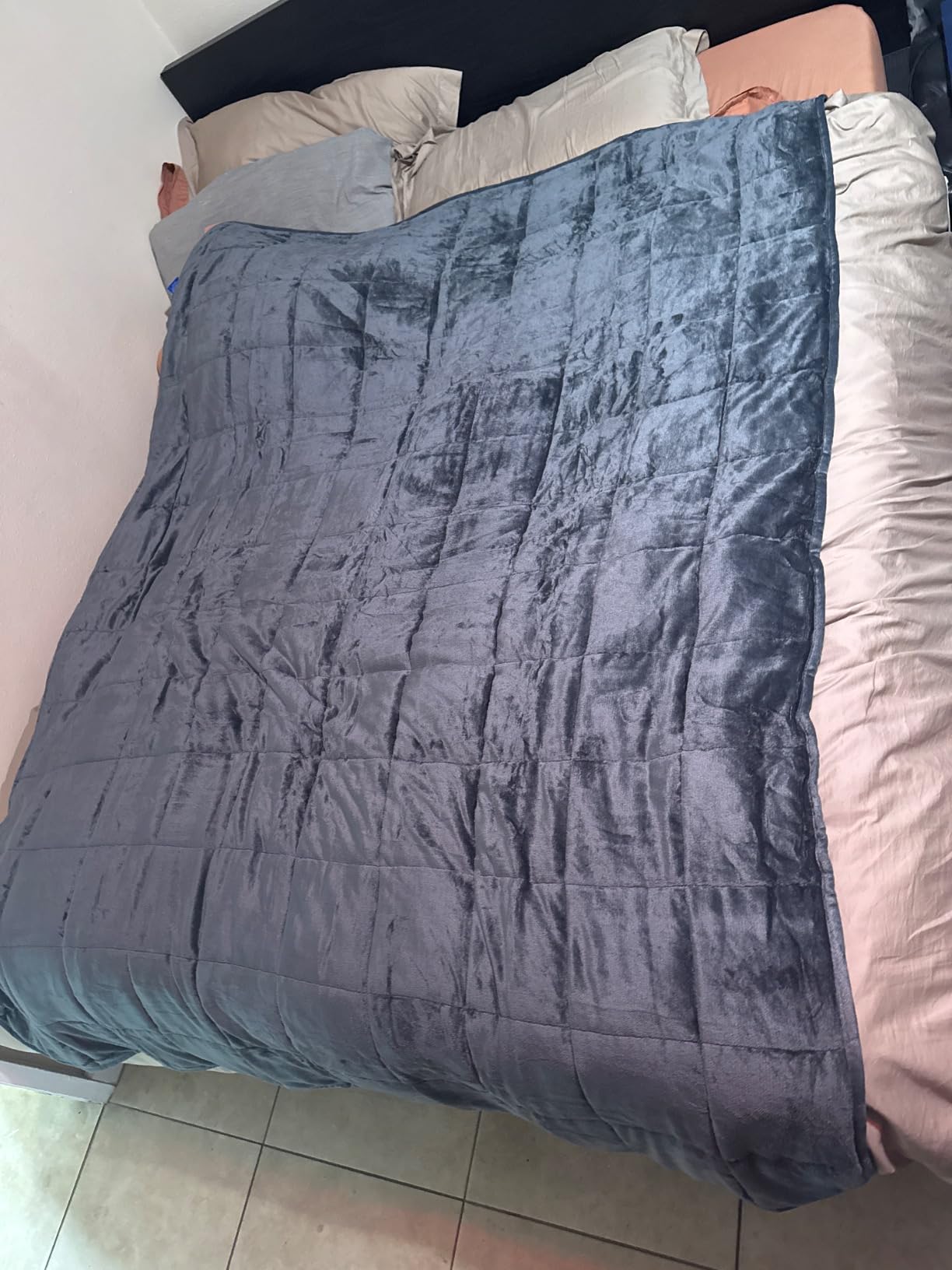 Weighted Blanket 15 lbs 60x80 inches, Sherpa Fleece Throw Blanket for Adult, Fuzzy Fluffy Soft Cozy Heavy Blanket for Couch Sofa, Plush Thick and Warm Winter Blanket Queen Size Bed - Customer Photo 1