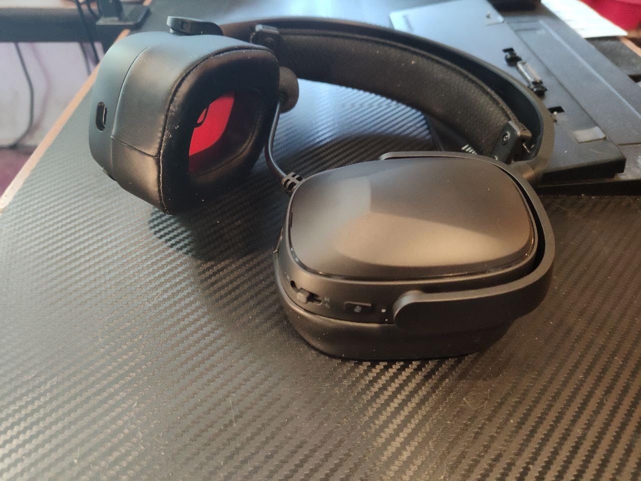 SENZER Wireless Gaming Headset with Mic for PS5/PS4 PC Switch - Bluetooth, Clear Audio, Customized Side Plates, Memory Foam Cushion - w/3.5mm Wired for Xbox One Customer Review SENZER Wireless Gaming Headset with Mic for PS5/PS4 PC Switch - Bluetooth, Clear Audio, Customized Side Plates, Memory Foam Cushion - w/3.5mm Wired for Xbox One - Customer Photo 3