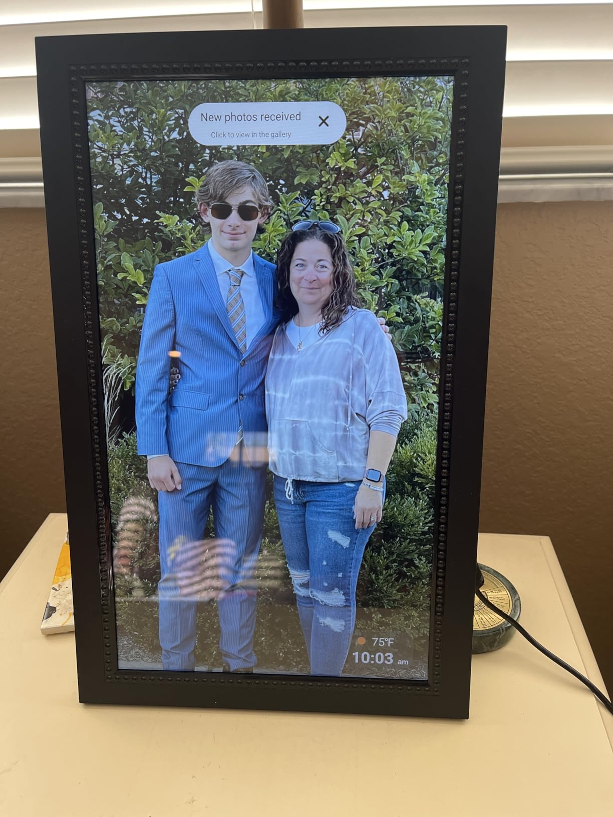 Digital Picture Frame 15.6 Inch Large Digital Photo Frame with 1920 * 1080 IPS Full HD Touchscreen, Humblestead 64GB WiFi Smart Frame Share Photos and Videos via AiMOR App, Wall Mountable - Customer Photo 1