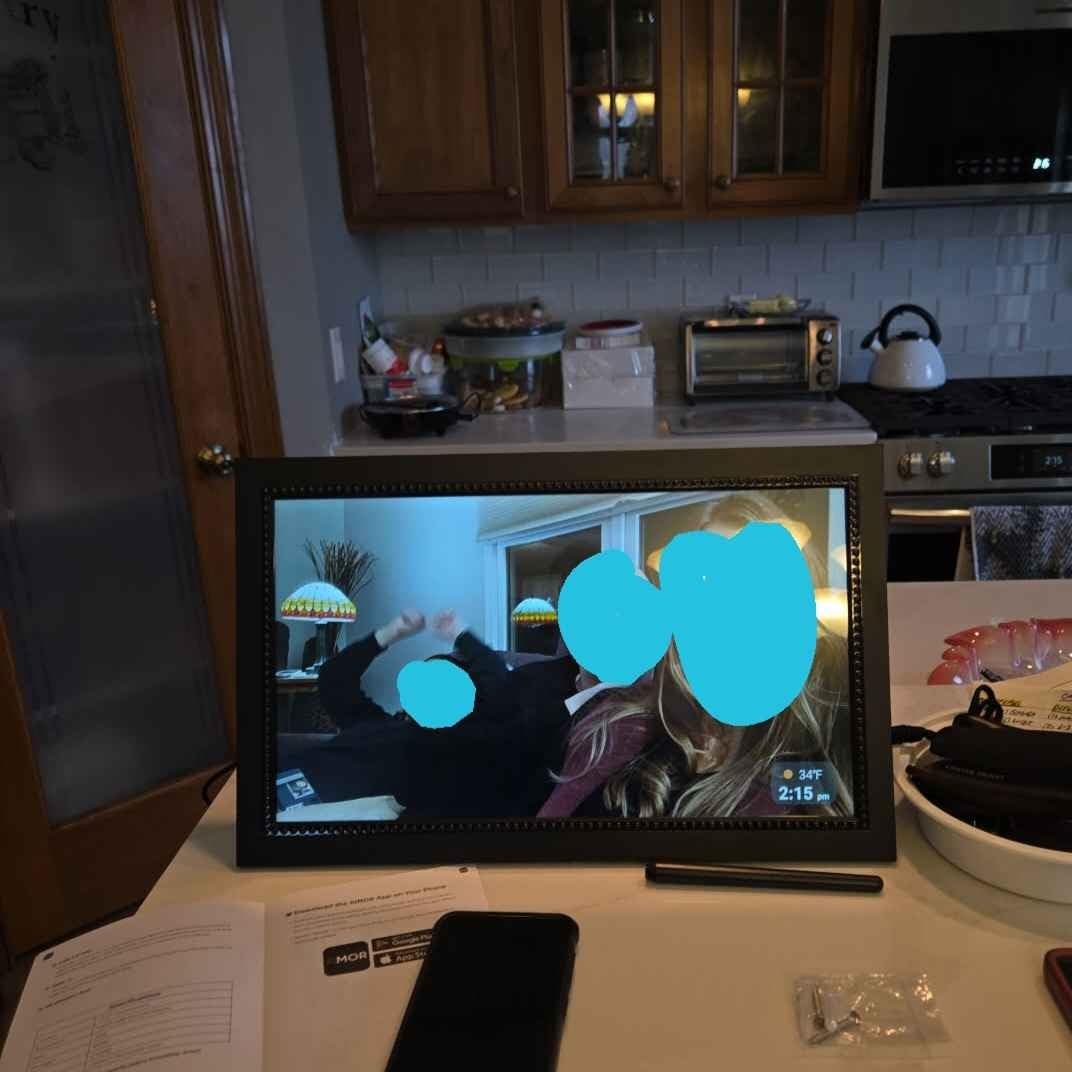 Digital Picture Frame 15.6 Inch Large Digital Photo Frame with 1920 * 1080 IPS Full HD Touchscreen, Humblestead 64GB WiFi Smart Frame Share Photos and Videos via AiMOR App, Wall Mountable - Customer Photo 2