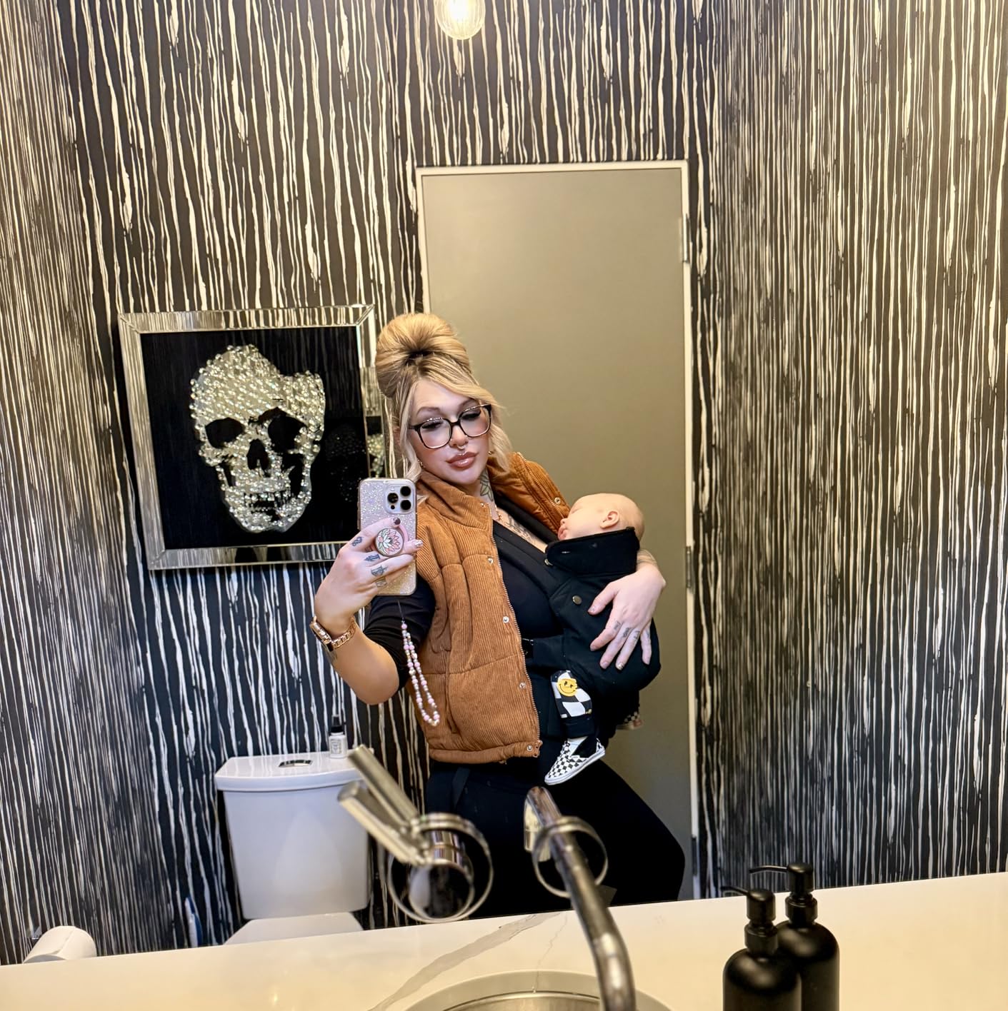 Momcozy Baby Carrier - Ergonomic, Cozy and Lightweight Carrier for 7-44lbs, Effortless to Put On, Ideal for Hands-Free Parenting, Enhanced Lumbar Support, Purehug for Infant to Toddler, Khaki Customer Review Momcozy Baby Carrier - Ergonomic, Cozy and Lightweight Carrier for 7-44lbs, Effortless to Put On, Ideal for Hands-Free Parenting, Enhanced Lumbar Support, Purehug for Infant to Toddler, Khaki - Customer Photo 2