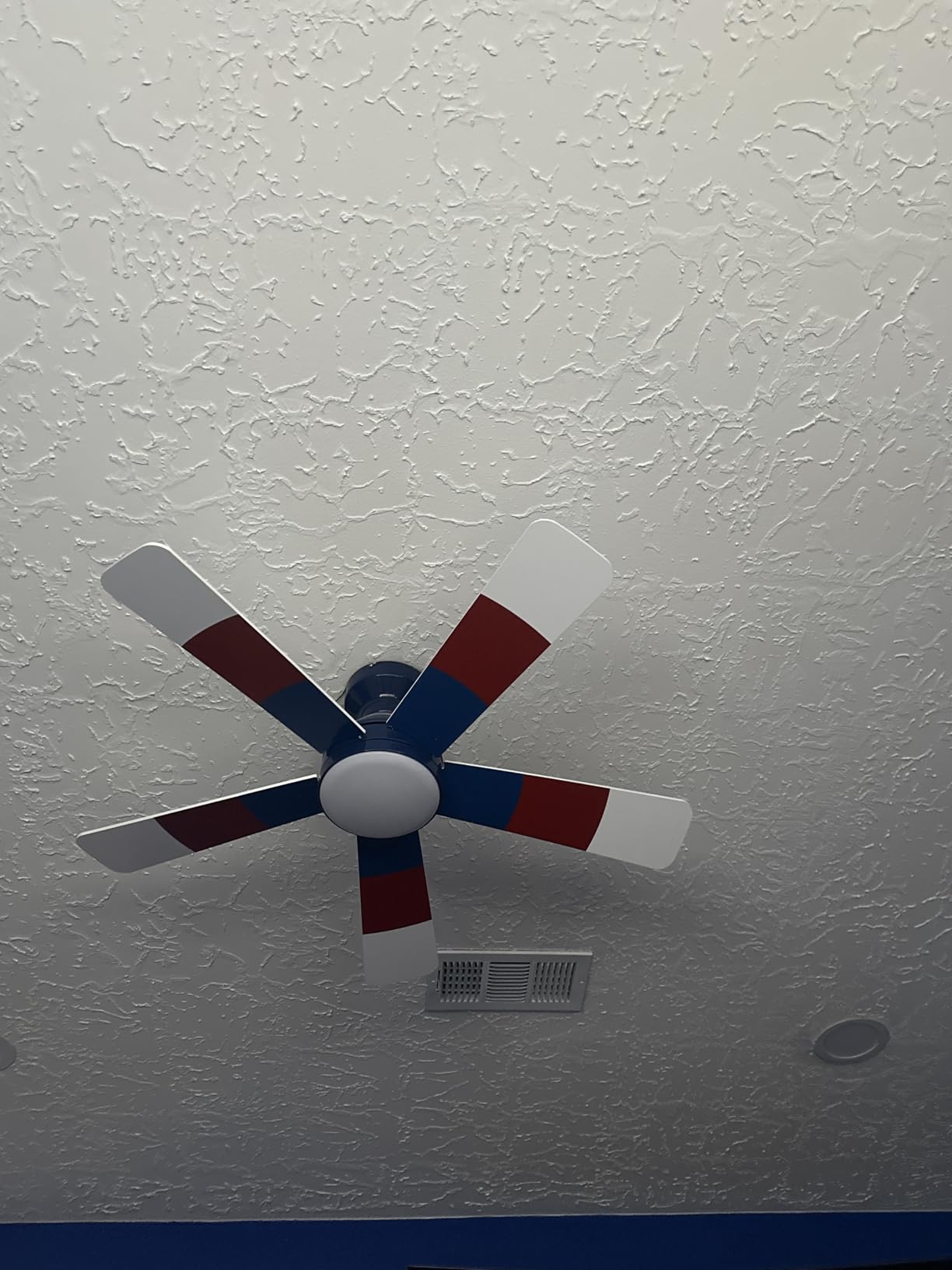 addlon Ceiling Fans with Lights, 42 Inch Low Profile Ceiling Fan with Light and Remote Control, Flush Mount, Reversible, 3CCT, Dimmable, Quiet, Black Small Ceiling Fan for Bedroom Indoor/Outdoor Use - Customer Photo 2