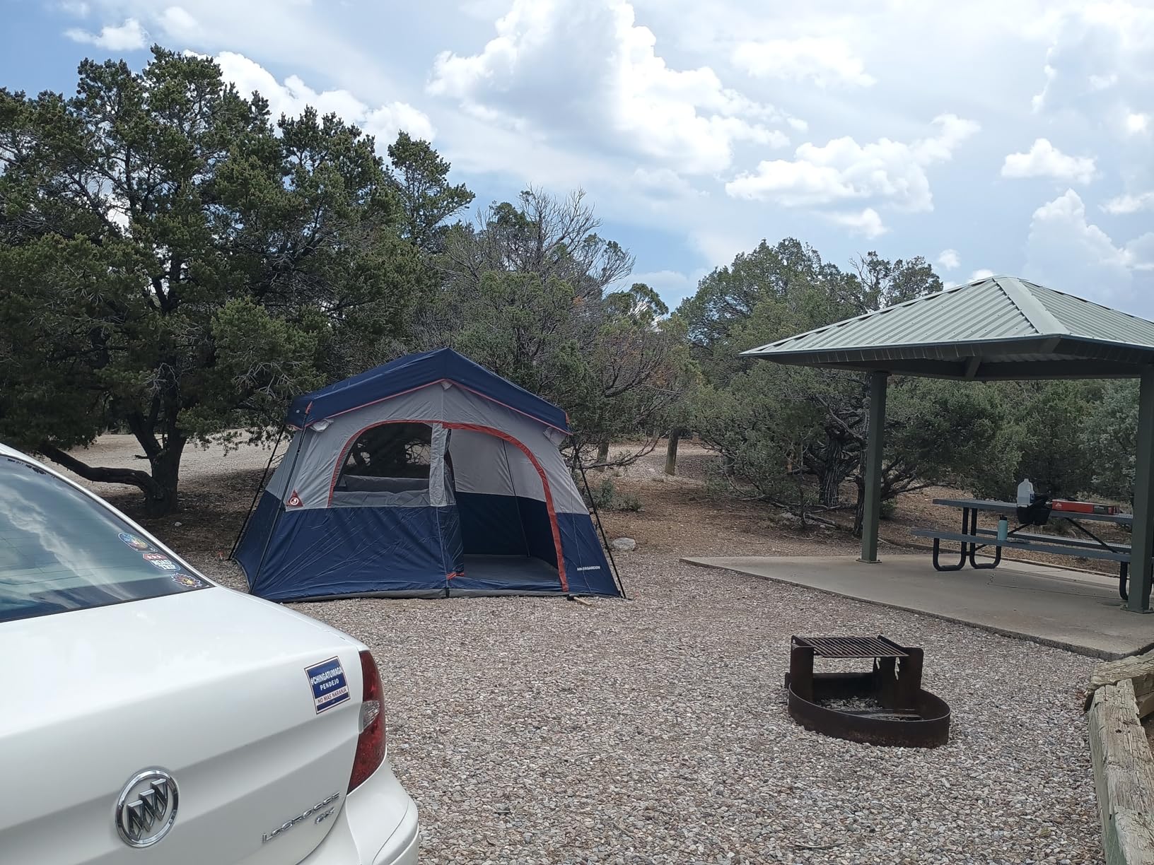 HIKERGARDEN 6-8 Person Camping Tent - Portable Family Cabin Tent for Camp, Windproof Fabric Camp Tent Outdoor for Hiking, Backpacking, Traveling - Customer Photo 2