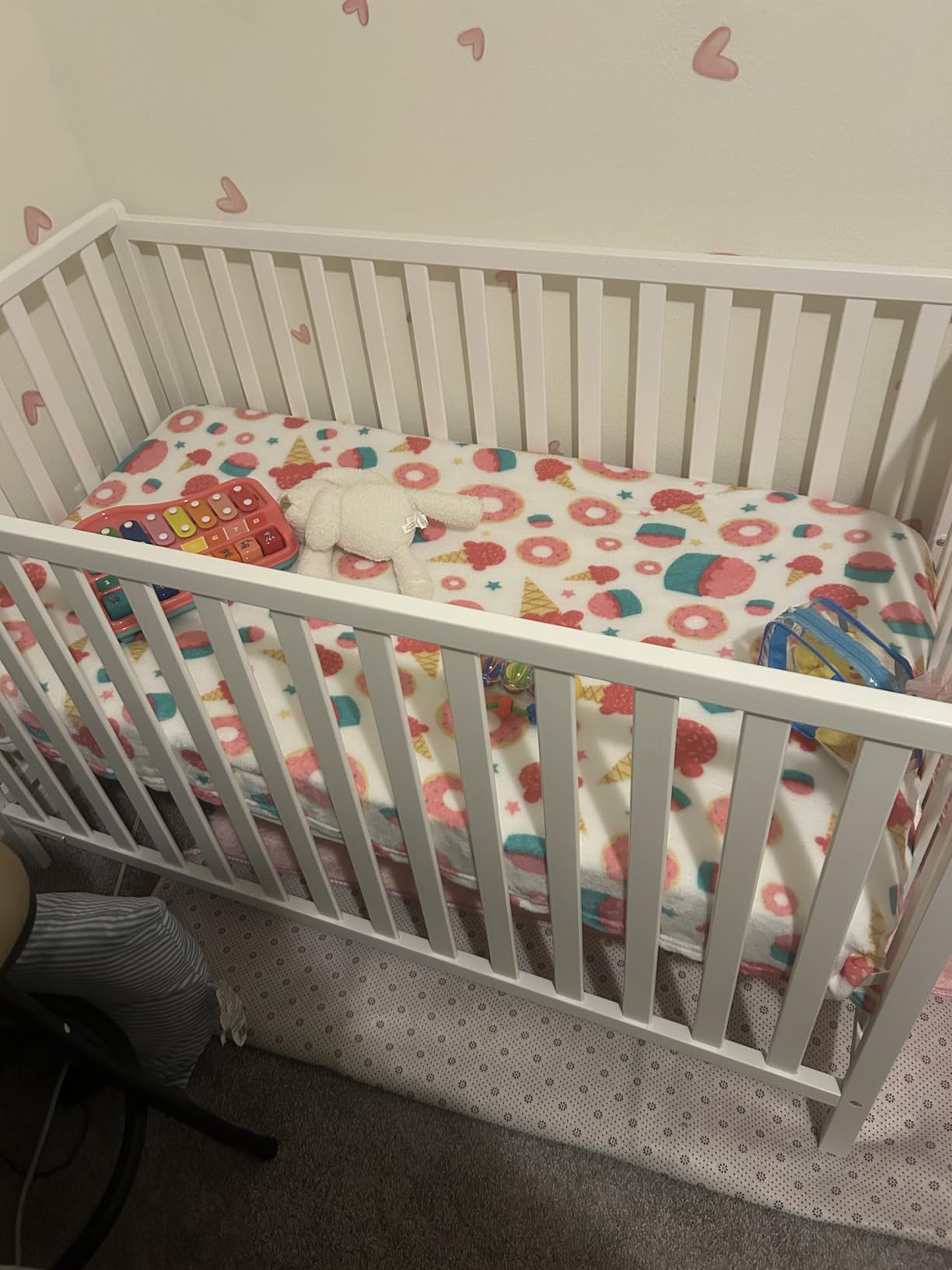 Delta Children Heartland 4-in-1 Convertible Crib, Black - Customer Photo 2