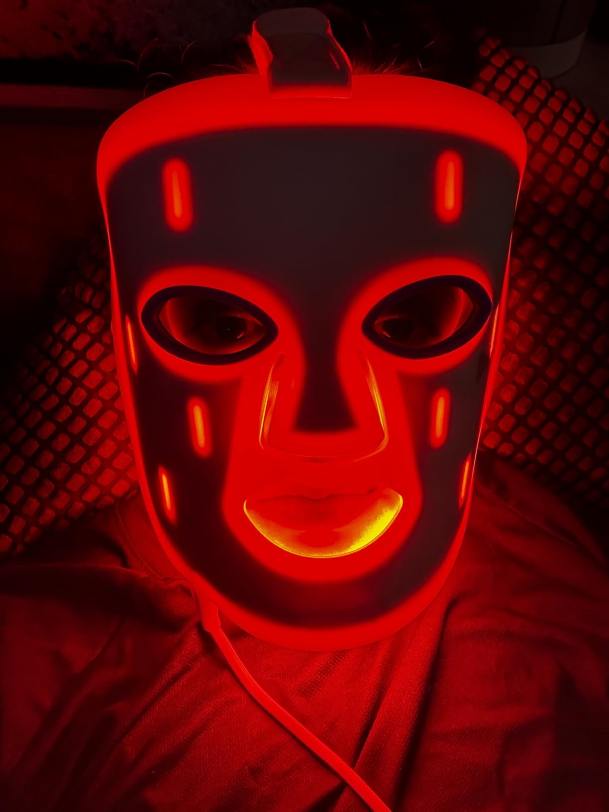 Lifepro Red Light Therapy Face Mask - LED Light Therapy Mask with 3 Colors for Face and Neck - Portable Skin Care Device for at-Home Facials - Customer Photo 2