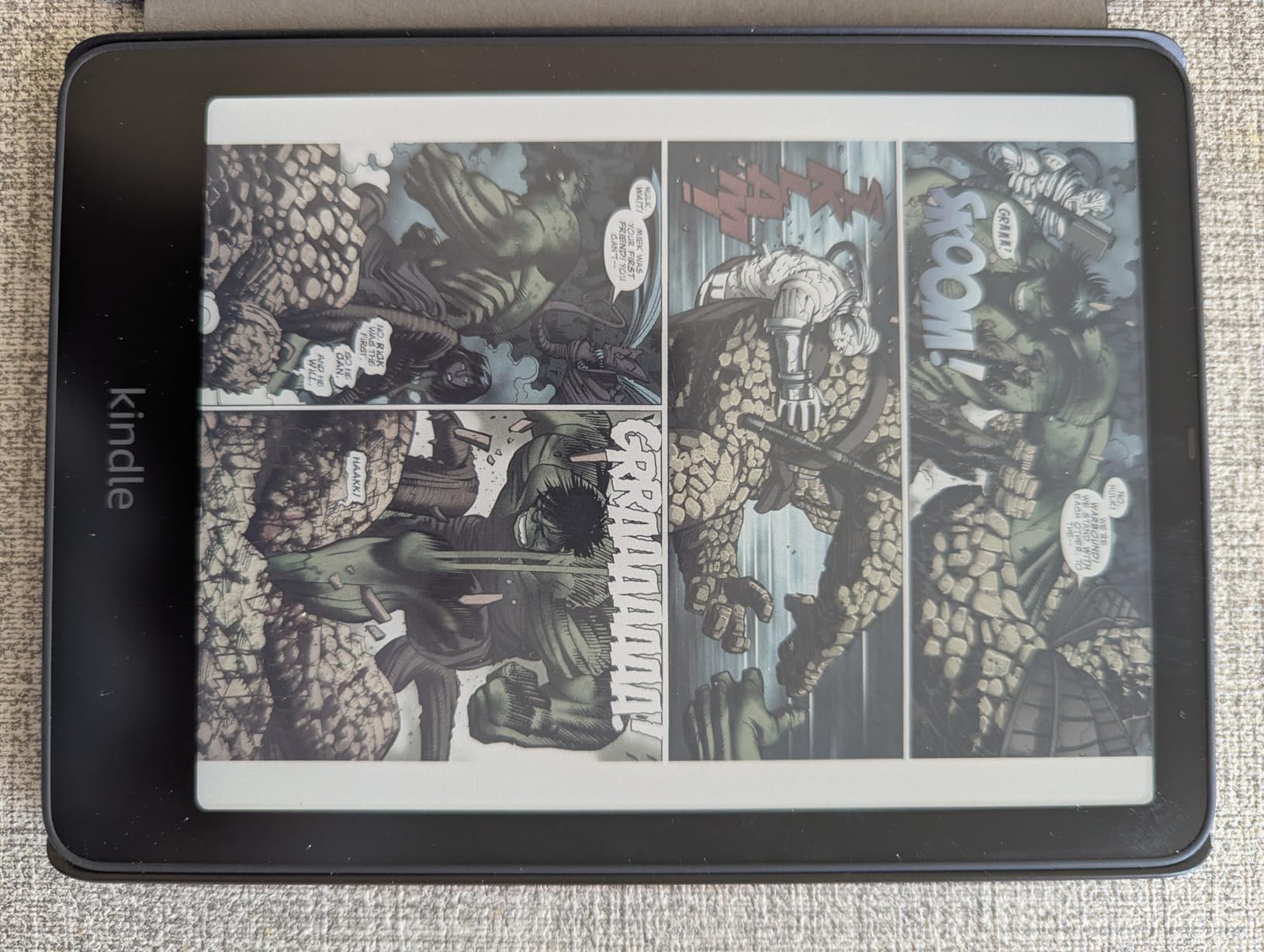 Amazon Kindle Colorsoft Signature Edition 32GB (newest model) – With color display, auto-adjusting front light, wireless charging, and long battery life - Metallic Black - Customer Photo 2