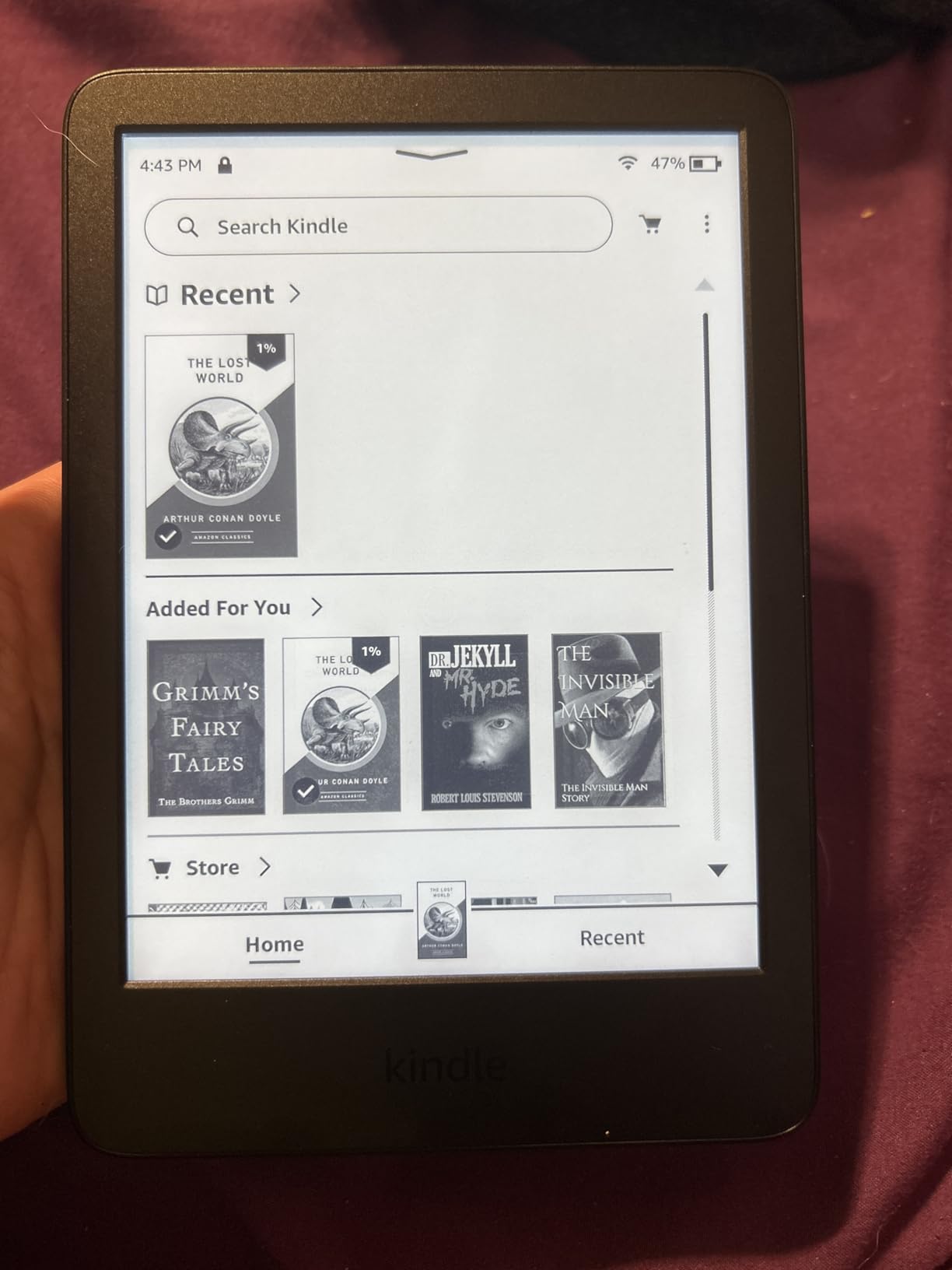 Like-New Amazon Kindle (16 GB) - Lightest and most compact Kindle, with glare-free display, faster page turns, adjustable front light, and long battery life - Black - Customer Photo 2