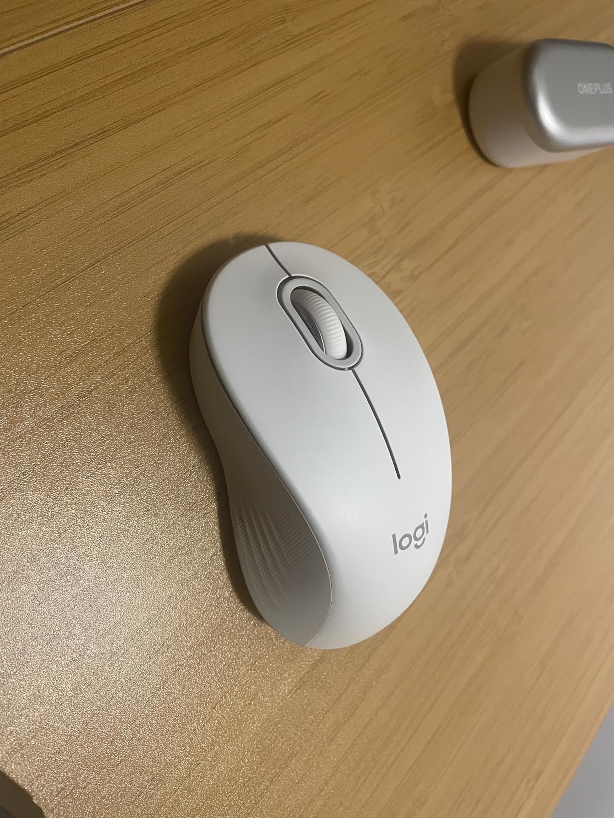 Logitech Signature M550 L Full Size Wireless Mouse - for Large Sized Hands, 2-Year Battery, Silent Clicks, Bluetooth, Multi-Device Compatibility - Black Customer Review Logitech Signature M550 L Full Size Wireless Mouse - for Large Sized Hands, 2-Year Battery, Silent Clicks, Bluetooth, Multi-Device Compatibility - Black - Customer Photo 3