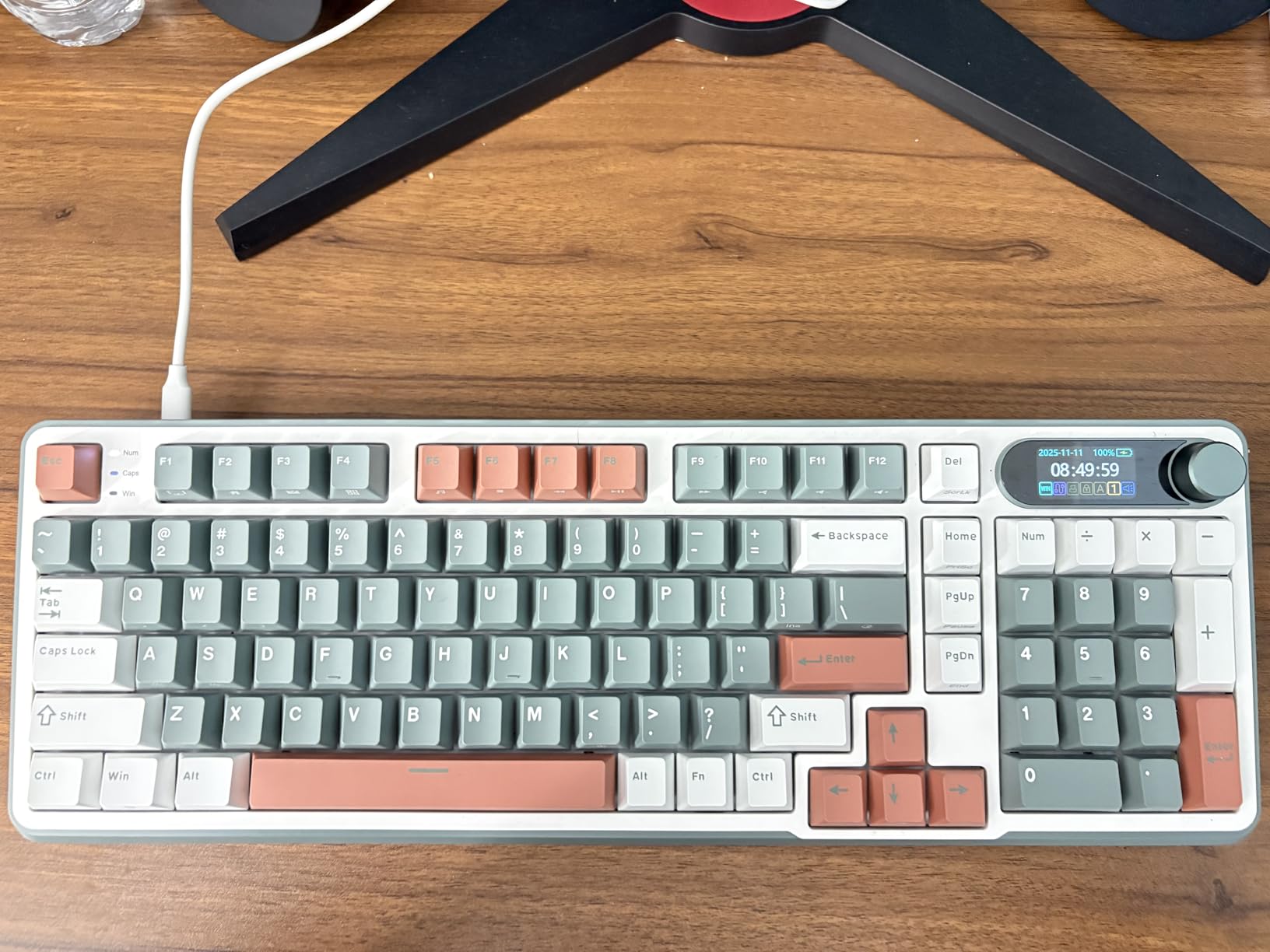RK ROYAL KLUDGE S98 Mechanical Keyboard w/Smart Display & Knob, Top Mount 96% Wireless Mechanical Keyboard BT/2.4G/USB-C, Hot Swappable, Software Support, Creamy Sounding, 98 Keys - Customer Photo 1