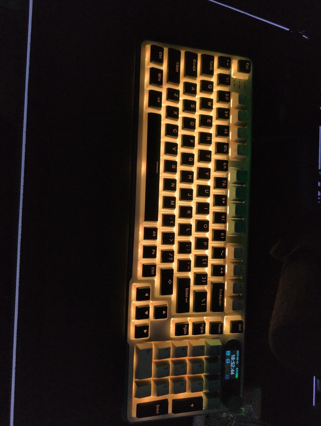 RK ROYAL KLUDGE S98 Mechanical Keyboard w/Smart Display & Knob, Top Mount 96% Wireless Mechanical Keyboard BT/2.4G/USB-C, Hot Swappable, Software Support, Creamy Sounding, 98 Keys - Customer Photo 3