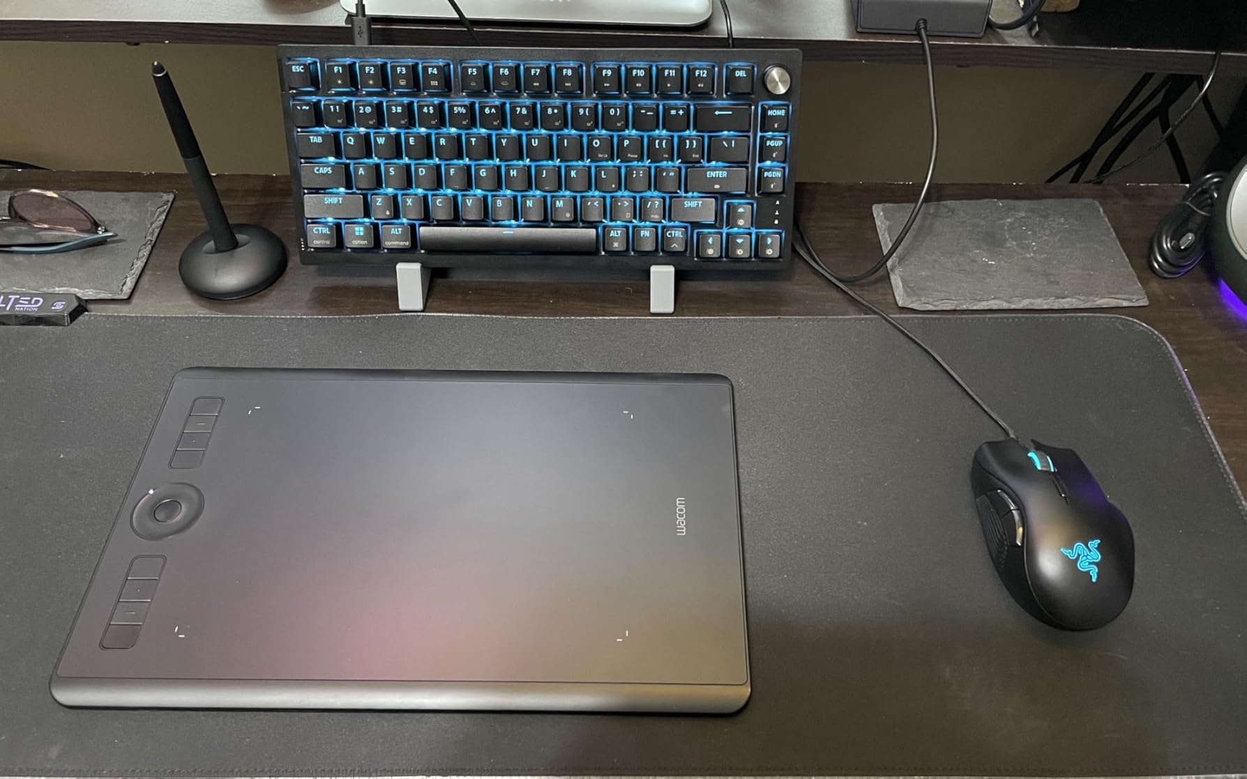 Corsair K65 Plus Wireless 75% RGB Mechanical Gaming Keyboard – Pre-Lubricated MLX Red Linear Switches – PBT Dye-Sub Keycaps – PC, Mac, PS5, PS4, Xbox, iPad – QWERTY NA – Black/Gray - Customer Photo 5