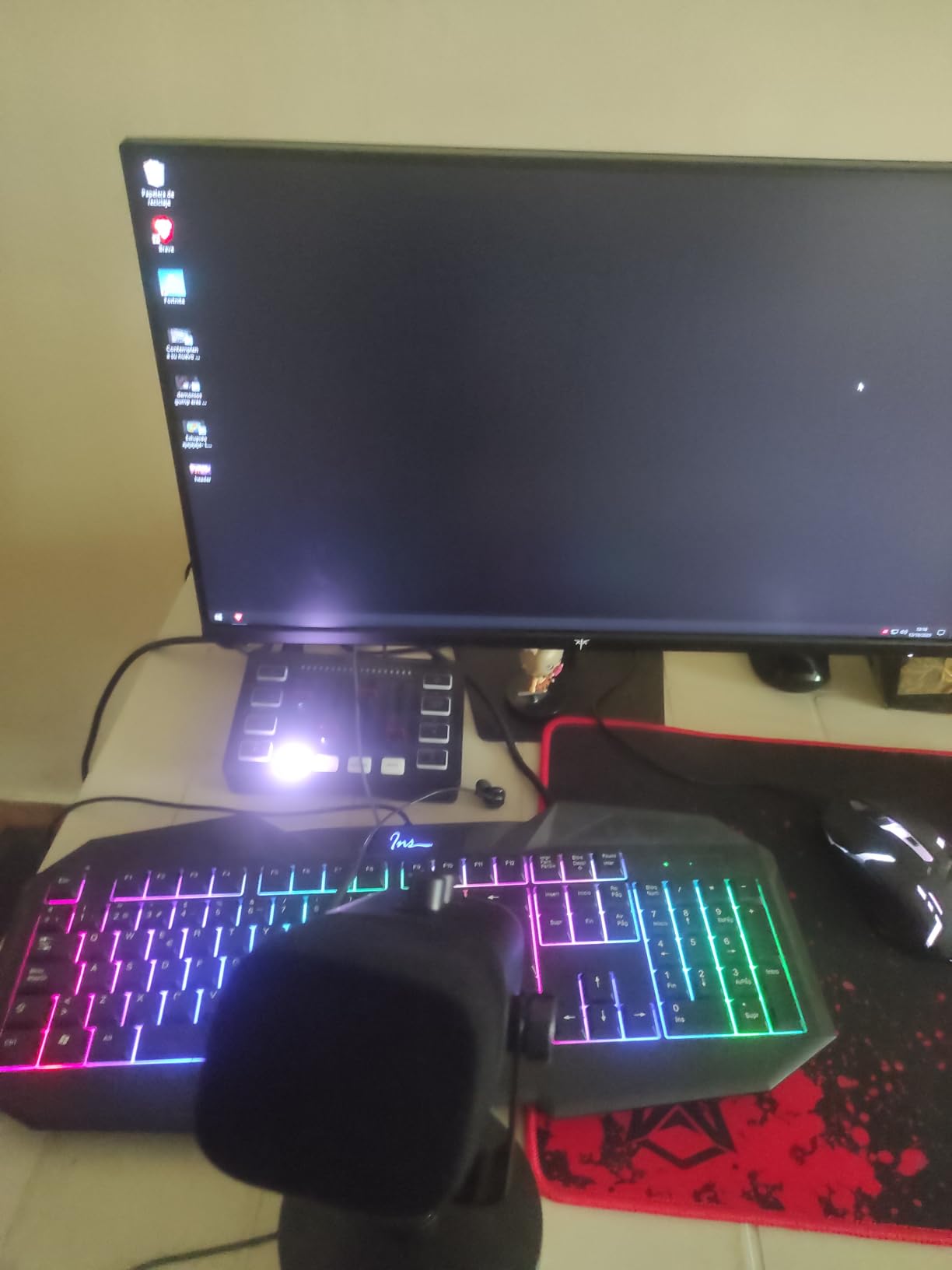 FIFINE Gaming Equipment Bundle, Dynamic XLR/USB Gaming Microphone Set with Streaming Audio Mixer for Podcast Recording Video Vocal, RGB Gamer Set with Volume Fader/XLR Interface for PC-AmpliGame KS5 Customer Review FIFINE Gaming Equipment Bundle, Dynamic XLR/USB Gaming Microphone Set with Streaming Audio Mixer for Podcast Recording Video Vocal, RGB Gamer Set with Volume Fader/XLR Interface for PC-AmpliGame KS5 - Customer Photo 4