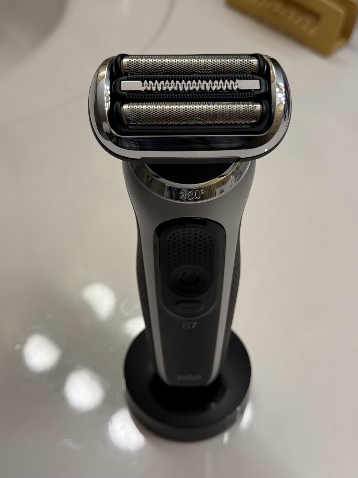 Braun Electric Shaver for Men, Series 7 7185cc, Waterproof, Wet & Dry Shave, Shaving Kit with SmartCare Center and Beard Trimmer, 3 Shave Modes, 60 Minute Battery Runtime, 10 Piece Set - Customer Photo 1