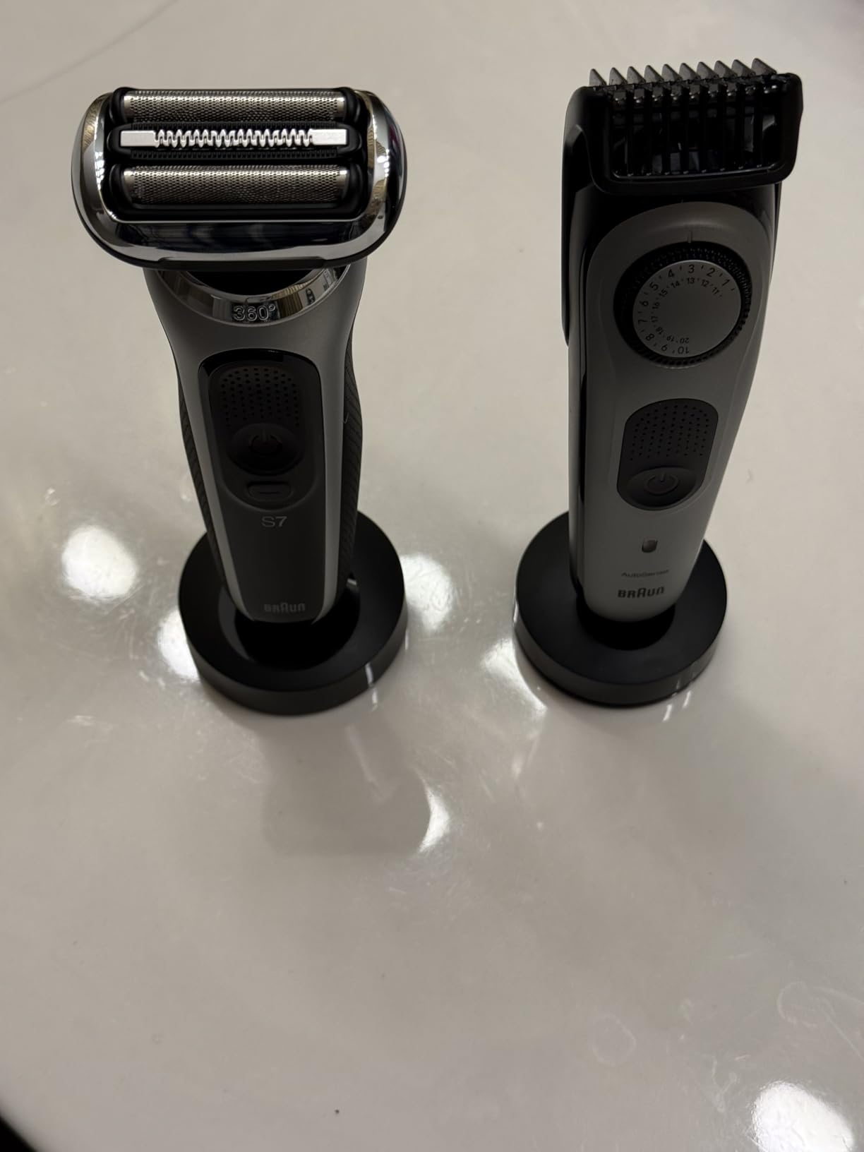 Braun Electric Shaver for Men, Series 7 7185cc, Waterproof, Wet & Dry Shave, Shaving Kit with SmartCare Center and Beard Trimmer, 3 Shave Modes, 60 Minute Battery Runtime, 10 Piece Set - Customer Photo 2