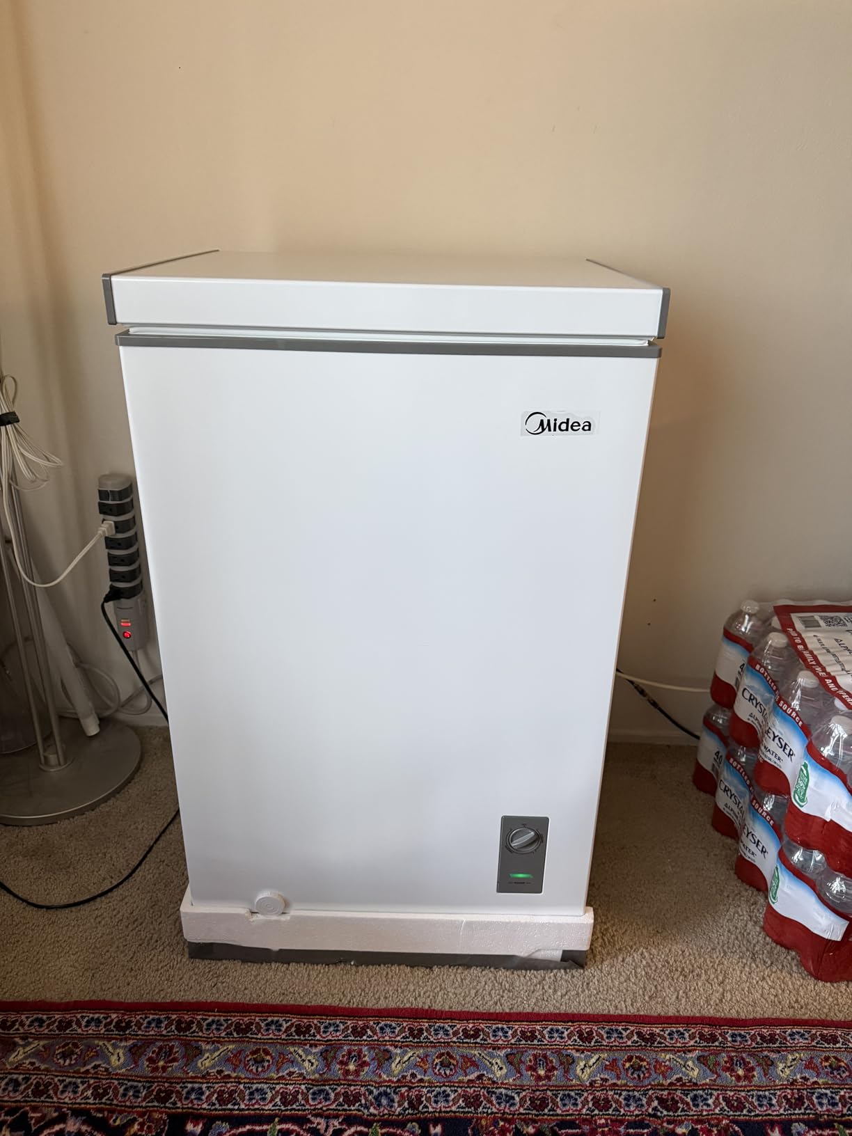 Midea MERC04C4BAWW Chest Freezer, 3.5 Cubic Feet Freezer With Removable Basket, Interior LED Light, Adjustable Temperature, For Kitchen Apartment Office, White - Customer Photo 2