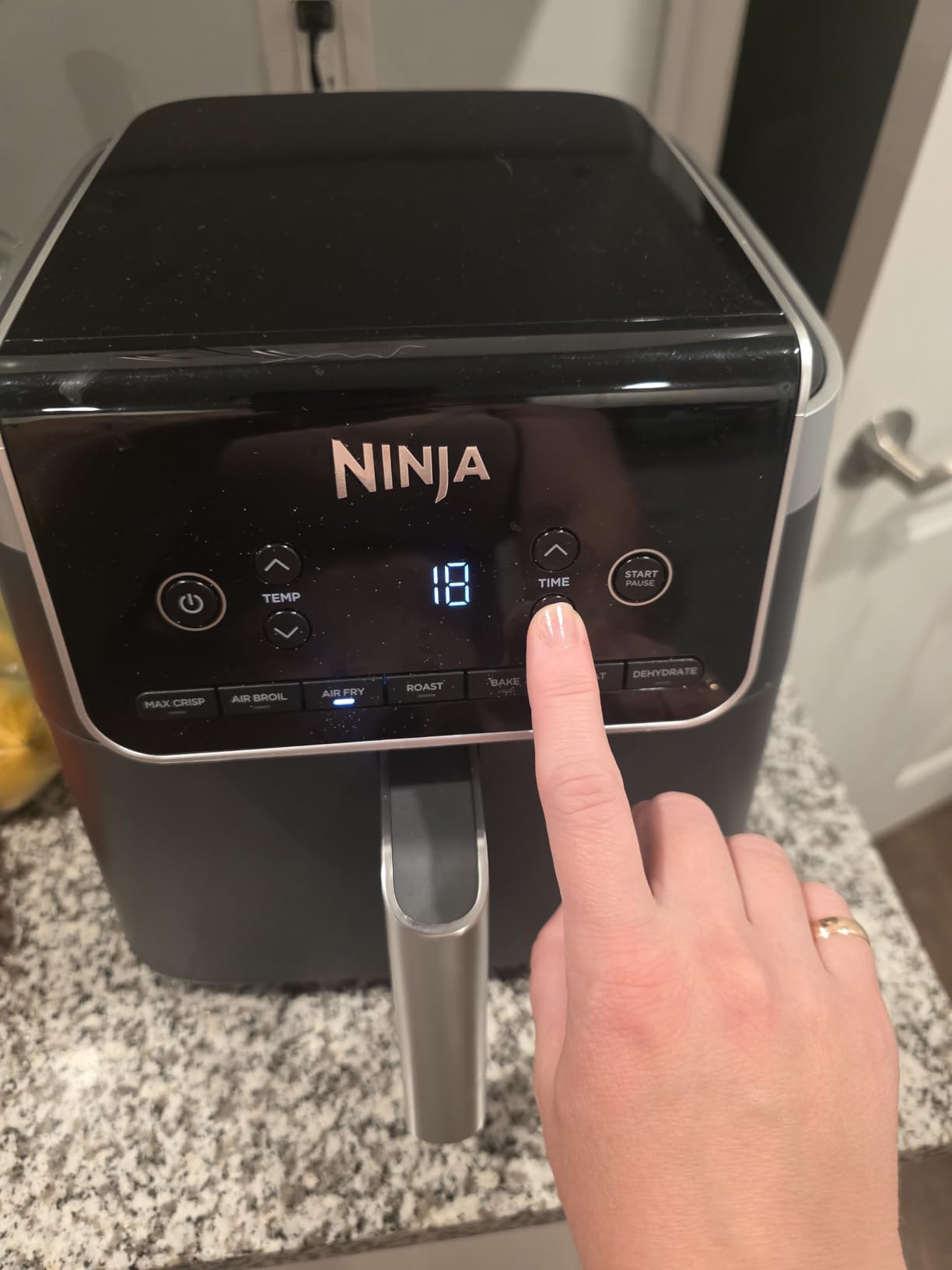 Ninja | Air Fryer | 4-in-1 Pro Air Fry, Roast, Reheat, Dehydrate | 5QT Capacity fits up to 4lbs of French Fries | 400F Max Temp | Nonstick Basket & Crisper Plate | 120V | Grey | AF141 Customer Review Ninja | Air Fryer | 4-in-1 Pro Air Fry, Roast, Reheat, Dehydrate | 5QT Capacity fits up to 4lbs of French Fries | 400F Max Temp | Nonstick Basket & Crisper Plate | 120V | Grey | AF141 - Customer Photo 2
