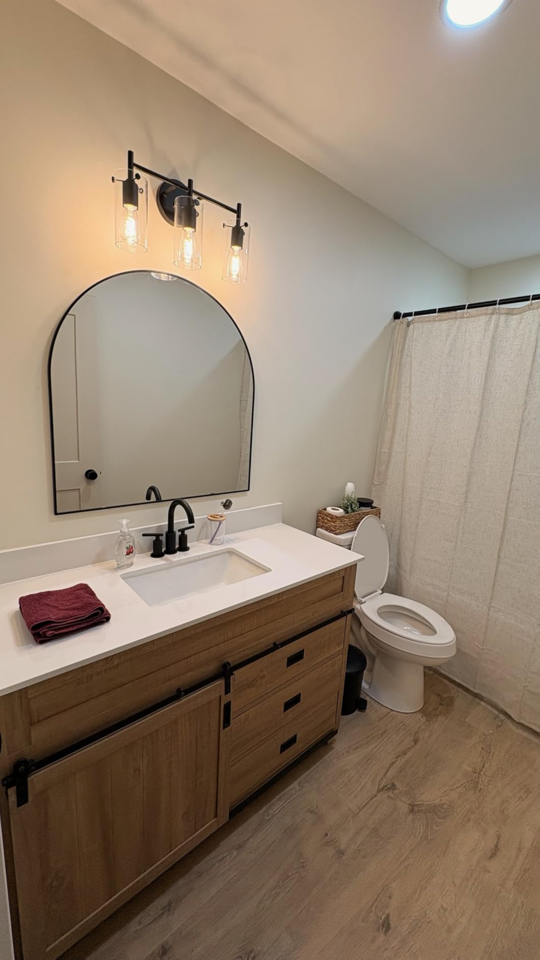 VooBang Arched Wall Mirror, 24 x 36 inch Arch Bathroom Mirror, Wall Mounted Vanity Mirror with Arch Metal Frame, Modern Bathroom Vanity Mirror for Bedroom, Living Room, Hanging or Leaning, Black - Customer Photo 2