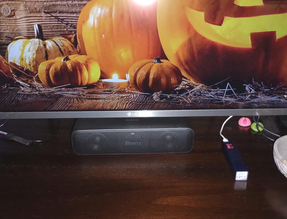 Roku Streambar SE | 2-in-1 TV Soundbar with Built-in 4K/HD/HDR Streaming, Premium Speakers, & Enhanced Speech Clarity for Crisp, Clear Dialogue - Quick Guided Simple Setup - Customer Photo 1