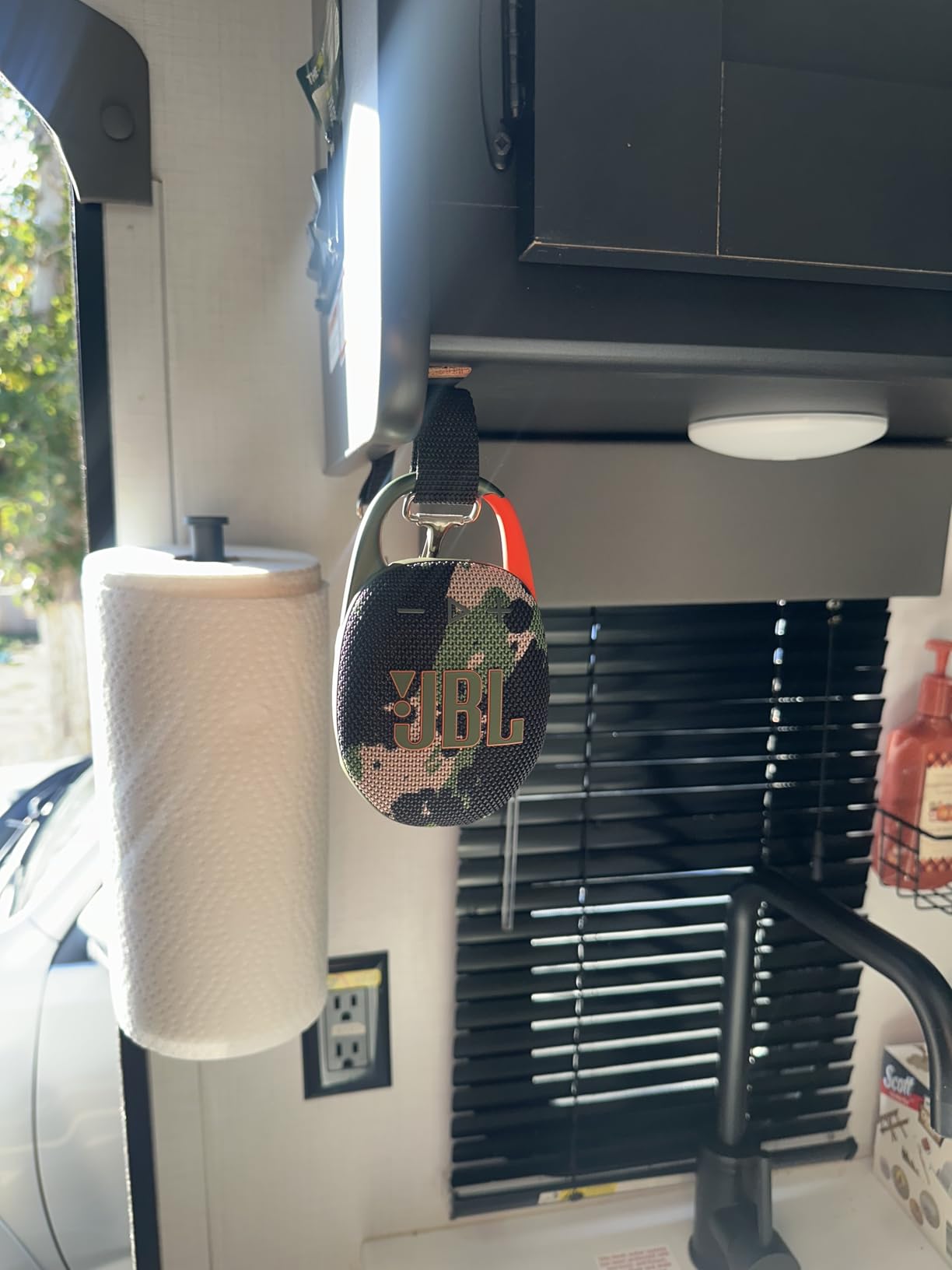 JBL Clip 5 - Ultra-Portable, Waterproof & Dustproof Bluetooth Speaker, Big Pro Sound with Punchy bass, Integrated Carabiner, Up to 12 Hours of Play, Made in Part with Recycled Materials (Black) - Customer Photo 2