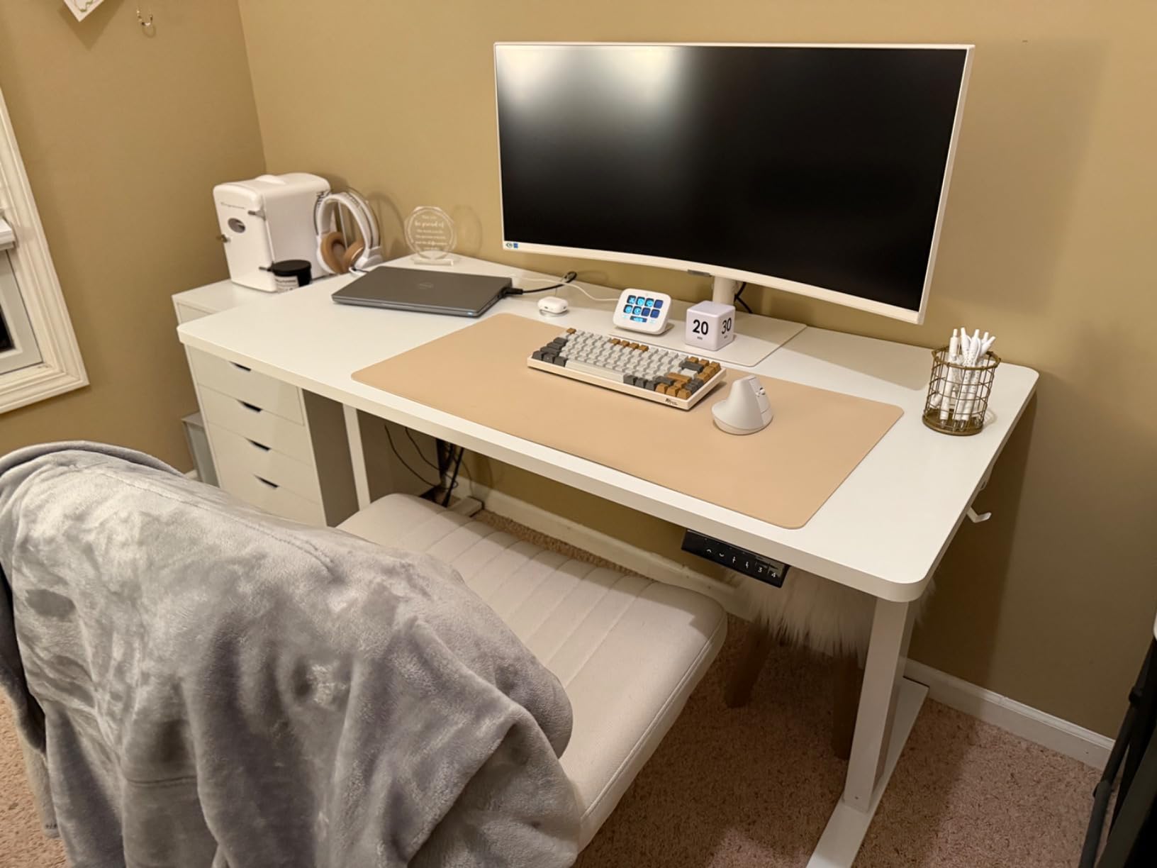 Elgato Stream Deck Neo – 8 Customizable Keys, 2 Touch Points, Speed Through Tasks & Workflows - Control Word, Excel, PowerPoint, Teams, Zoom, Spotify and more, Drag-'n-Drop Setup - Works with Mac & PC - Customer Photo 2