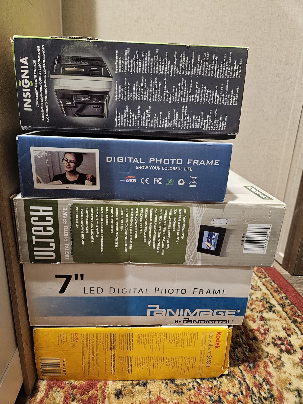 AEEZO 10.1 Inch WiFi Digital Picture Frame, IPS Touch Screen Smart Cloud Photo Frame with 32GB Storage, Auto-Rotate Easy Setup to Share Photos or Videos via AiMOR APP, Wall Mountable Black - Customer Photo 2