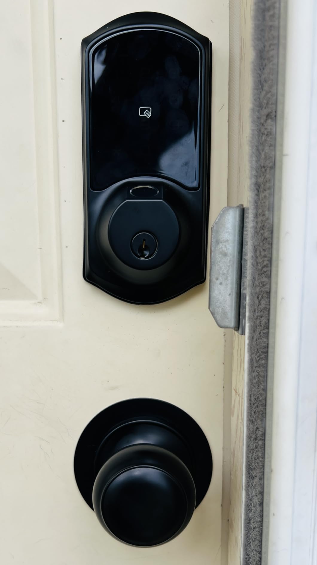 Veise VE07 Fingerprint Smart Door Lock, 7-in-1 Keyless Entry Deadbolt with App Control, Electronic Digital Touchscreen Keypad, Biometric Smart Locks for Front Door, Auto Lock, Matte Black Customer Review Veise VE07 Fingerprint Smart Door Lock, 7-in-1 Keyless Entry Deadbolt with App Control, Electronic Digital Touchscreen Keypad, Biometric Smart Locks for Front Door, Auto Lock, Matte Black - Customer Photo 1