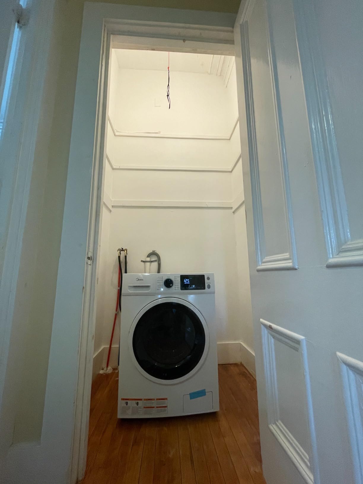 Midea 24 Inch Washer and Dryer Combo, All in One Washer and Dryer 2.7 cu.ft 26lbs, Ventless Washing Machine, Steam Care, Overnight Dry, 1400 RPM, 16 Cycles Front Load Washer, Full-Automatic, White - Customer Photo 4