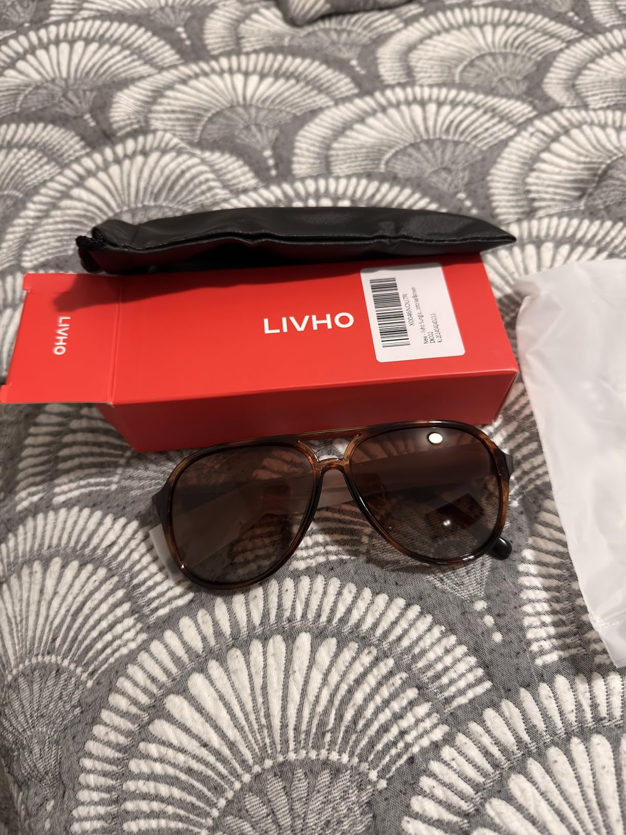 livho Trendy Polarized Aviator Sunglasses Women Men, Retro Sun Glasses for Women Men 2025, Oversized UV Protection Shades Customer Review livho Trendy Polarized Aviator Sunglasses Women Men, Retro Sun Glasses for Women Men 2025, Oversized UV Protection Shades - Customer Photo 3