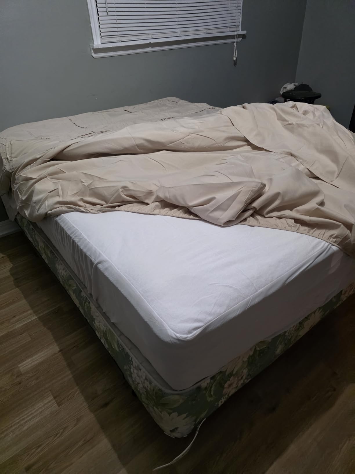 Queen Size Mattress, 12 Inch Individual Pocket Springs Hybrid Memory Foam Mattress in a Box for Pressure Relief, Motion Isolation, CertiPUR-US - Customer Photo 1