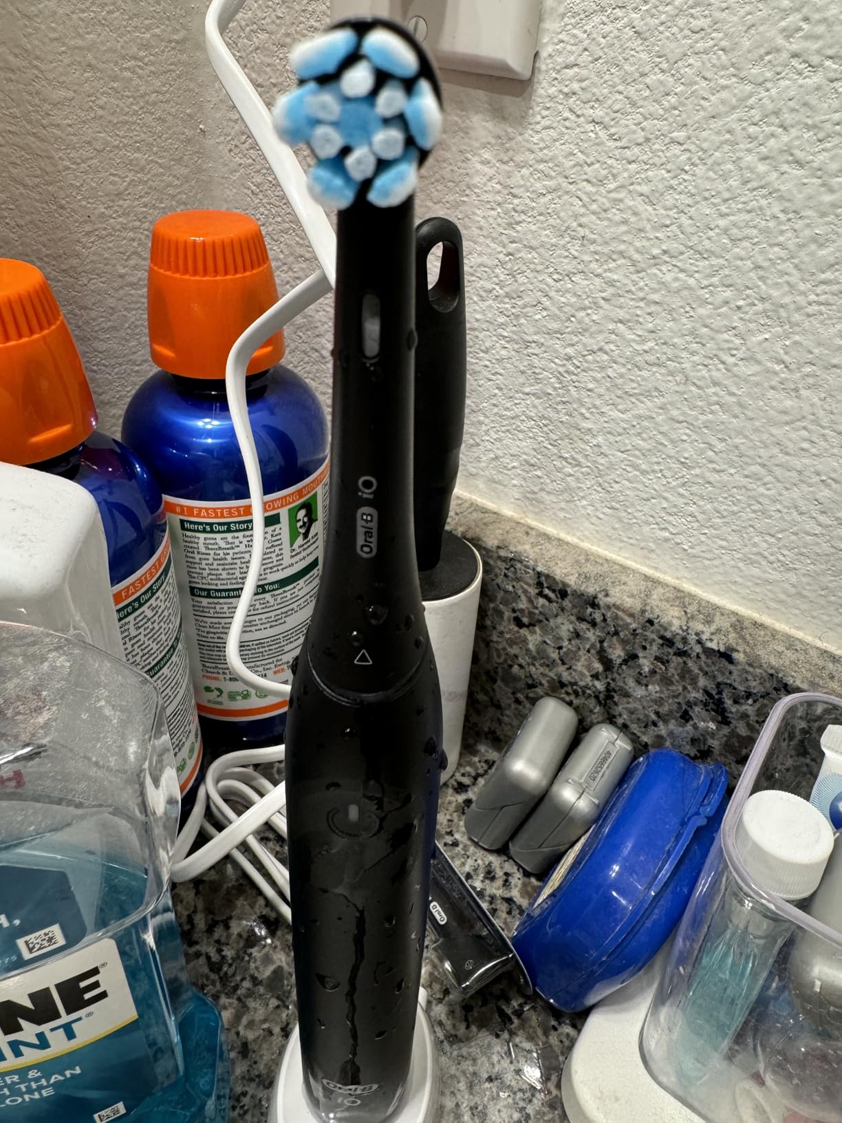 Oral-B iO Series 2 Rechargeable Electric Powered Toothbrush Starter Kit, Night Black with 2 Brush Heads - Customer Photo 3