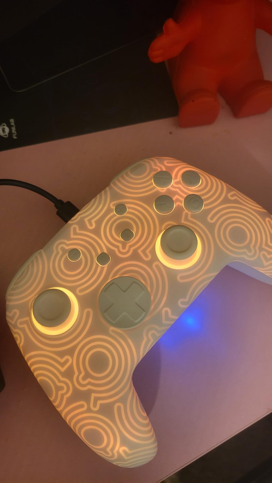 FUNLAB Switch Pro Controller Wireless White Compatible with Nintendo Switch 2/OLED/Lite, Firefly Bluetooth Remote Gamepad with Hall Effect Joysticks/RGB 7 LED Colors/Paddle/Turbo/Motion Control Customer Review FUNLAB Switch Pro Controller Wireless White Compatible with Nintendo Switch 2/OLED/Lite, Firefly Bluetooth Remote Gamepad with Hall Effect Joysticks/RGB 7 LED Colors/Paddle/Turbo/Motion Control - Customer Photo 1