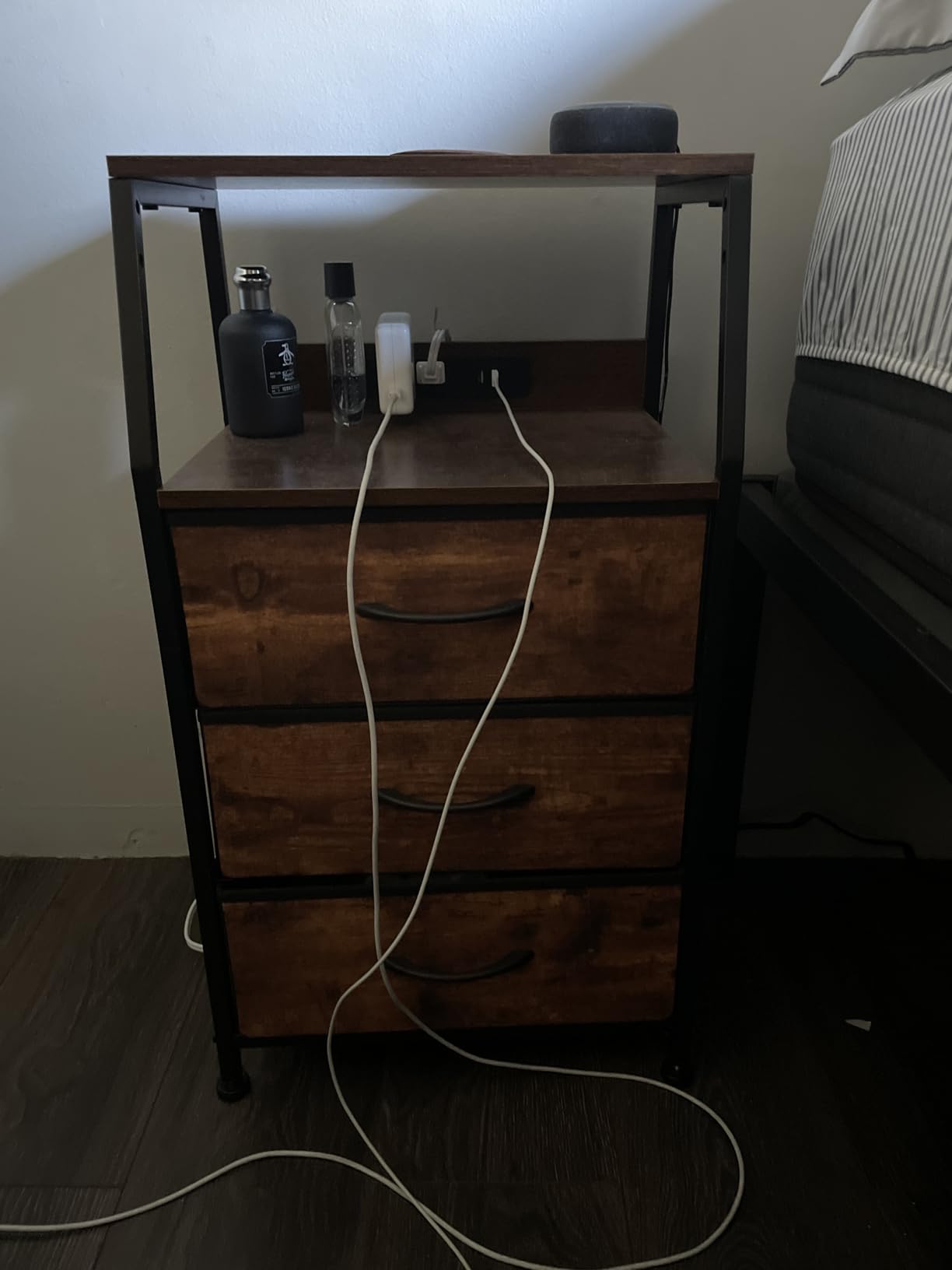 Furnulem 5 Drawers Dresser with Charging Station, Fabric Chest of Drawers with Open Shelf, Tall Night Stand, Bedside Table for Closet, Entryway, Bedroom Furniture, 3 Ways to Use, Black Oak - Customer Photo 2