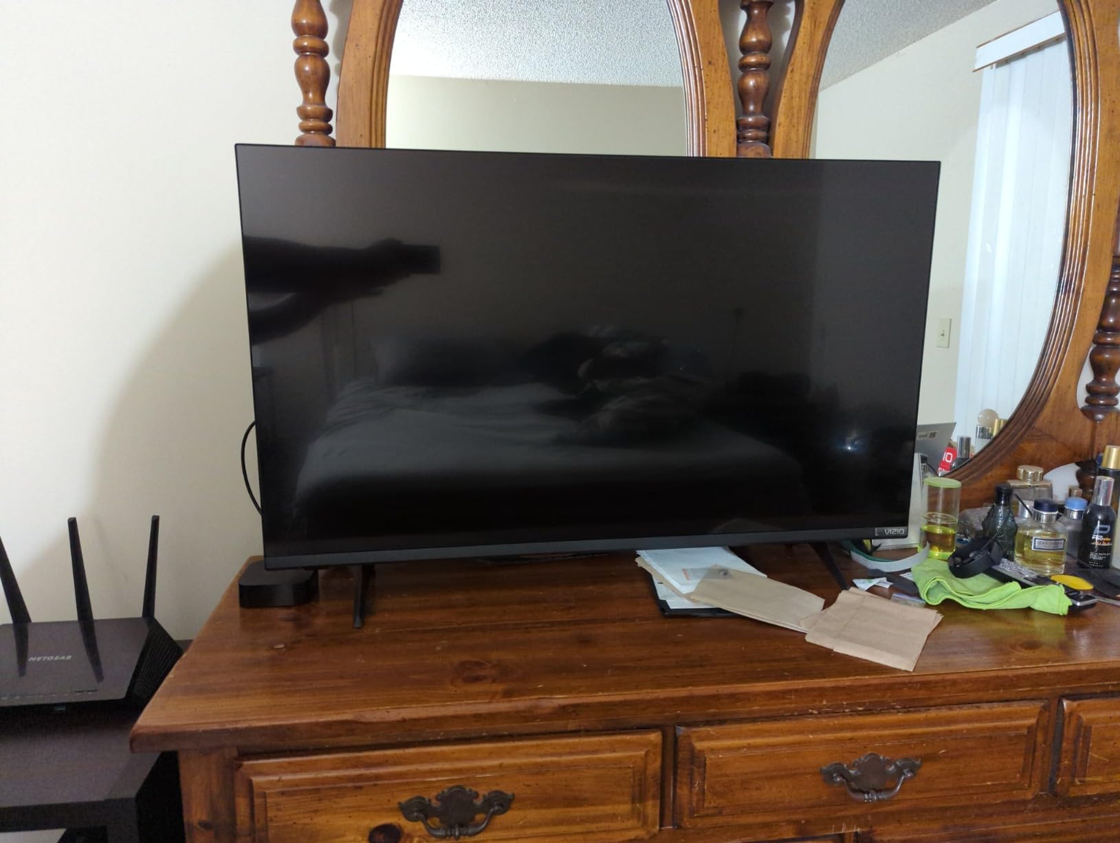 VIZIO 43-inch Quantum 4K QLED HDR Smart TV w/Dolby Vision HDR, 120fps @1080p PC Gaming, WiFi 6, Bluetooth Headphone Capable, Apple AirPlay, Google Cast Built-in (VQD43M-0801, New) - Customer Photo 4