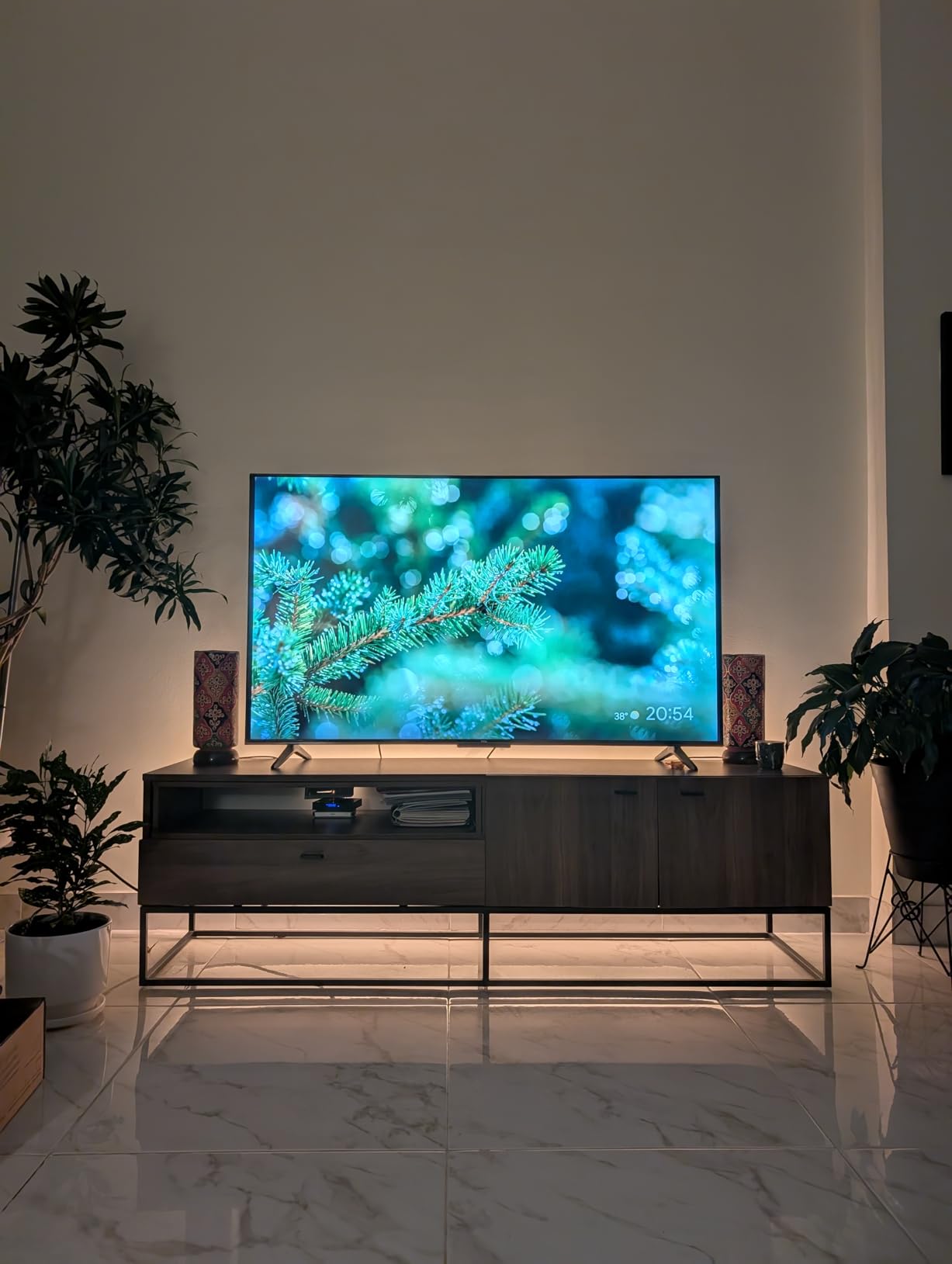 PHILIPS Hue Indoor 10 Ft Smart RGBWW LED Solo Lightstrip Base Kit, 1 Pack, Control with Hue App, LED Strip Lights Compatible with Alexa, Google Assistant and Apple HomeKit Customer Review PHILIPS Hue Indoor 10 Ft Smart RGBWW LED Solo Lightstrip Base Kit, 1 Pack, Control with Hue App, LED Strip Lights Compatible with Alexa, Google Assistant and Apple HomeKit - Customer Photo 2