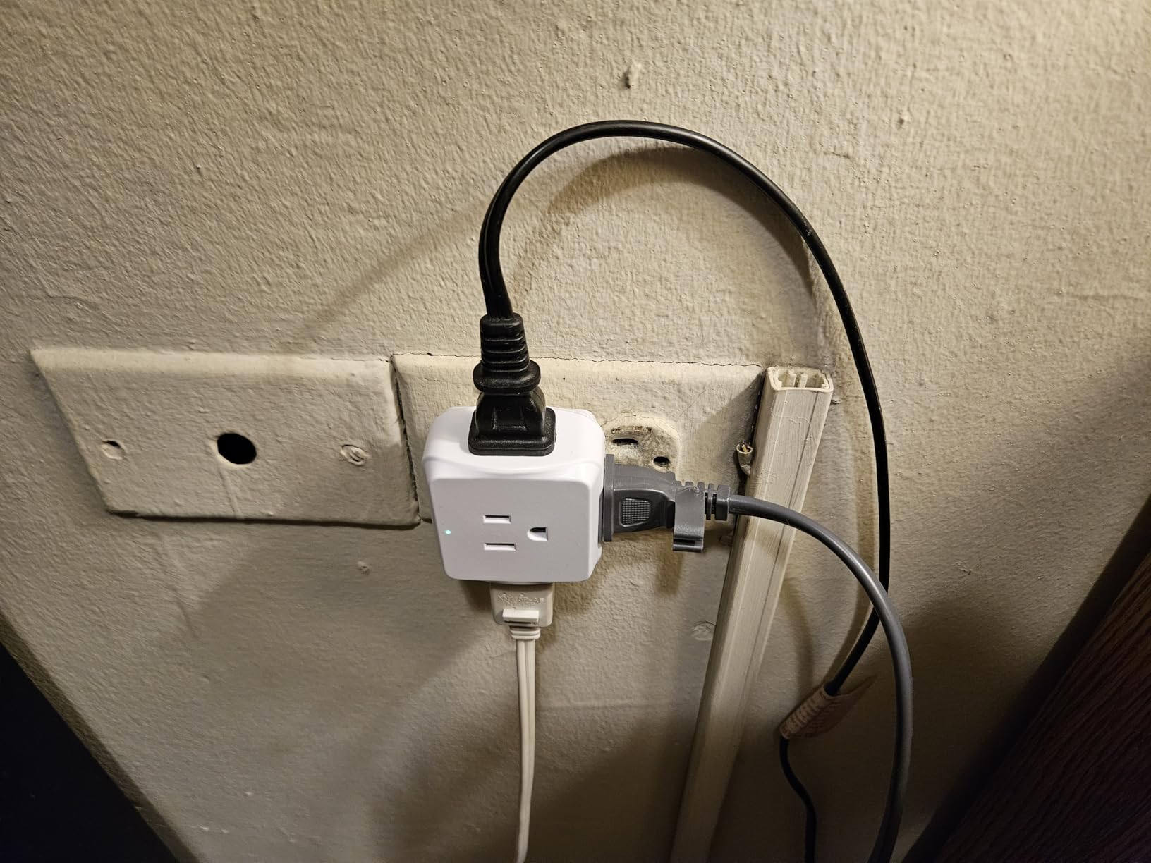 Generic 1 Pack with 5 Way Outlet Extender, Multi Plug Wall Outlet, No Surge Protector, Small Plug Adapter Cruise Ship Essentials, Use for Home, Hotel, Office, Dormitory, White, QP560-Q Customer Review Generic 1 Pack with 5 Way Outlet Extender, Multi Plug Wall Outlet, No Surge Protector, Small Plug Adapter Cruise Ship Essentials, Use for Home, Hotel, Office, Dormitory, White, QP560-Q - Customer Photo 1