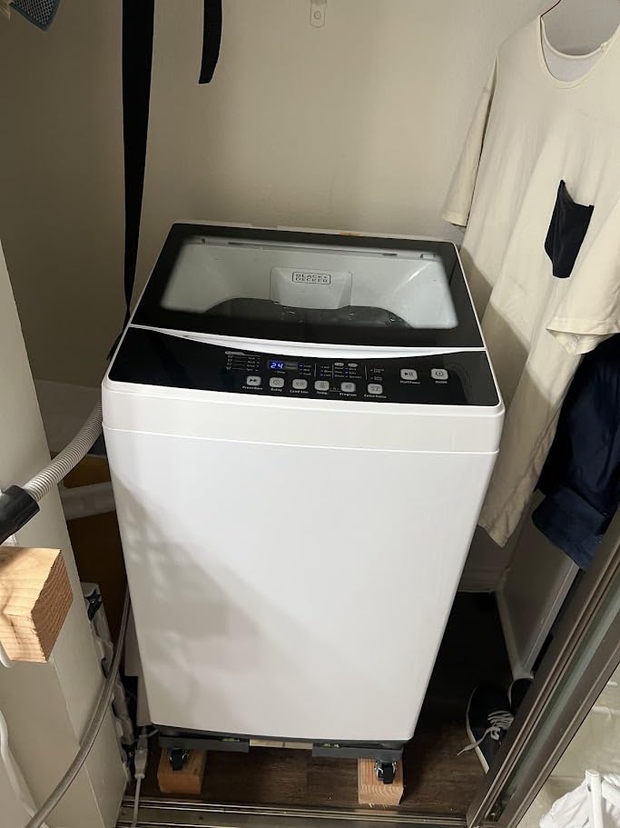 BLACK+DECKER 4.5 Cu. Ft. Front Load Washer, Full Size Washing Machine with 12 Cycles, ENERGY STAR certified Washer Machine, Hot & Cold Inlet Hoses, LED Display, 120V, BFLW45M, White - Customer Photo 3