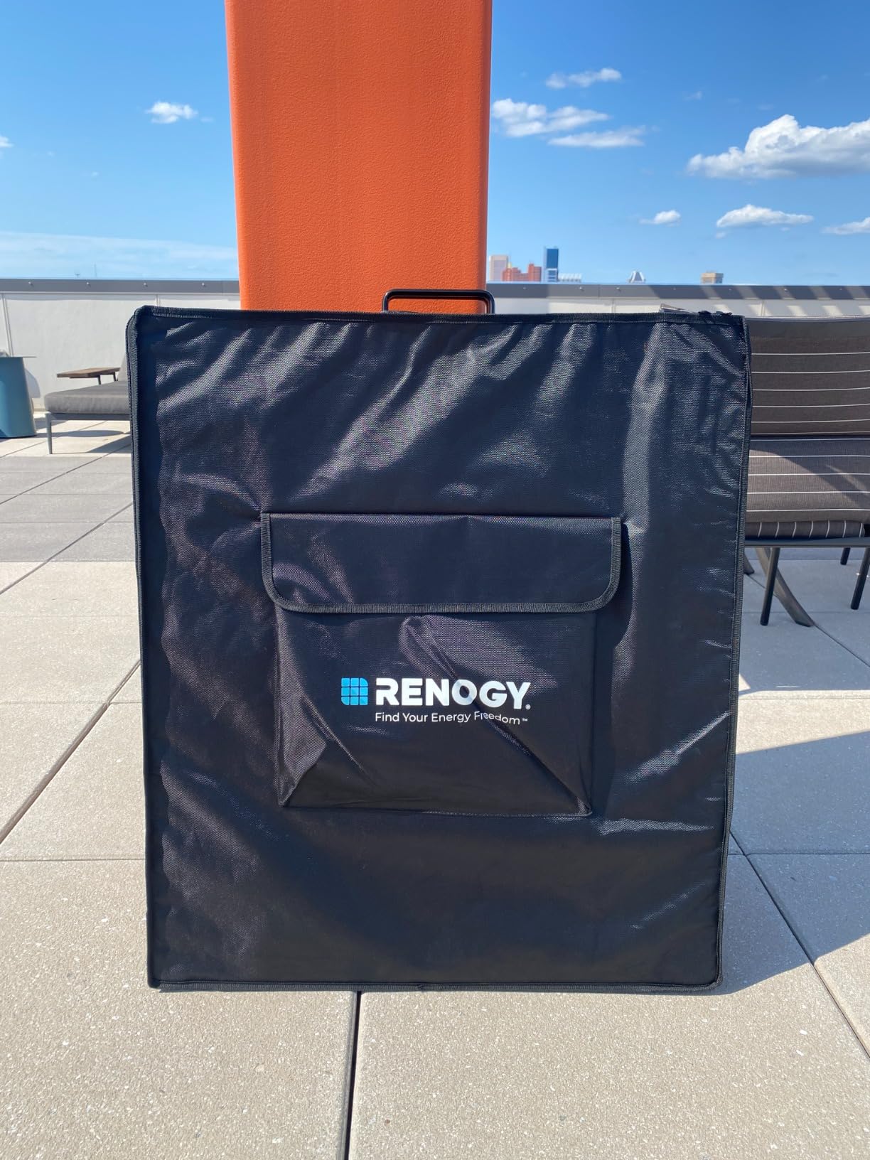 Renogy 400W Portable Solar Panel Suitcase, 23% High Efficiency Foldable Solar Charger for Power Station, Durable for Decades, with Sturdy Kickstands, IP67 Waterproof for RV Camping Off-Grid Blackouts - Customer Photo 1