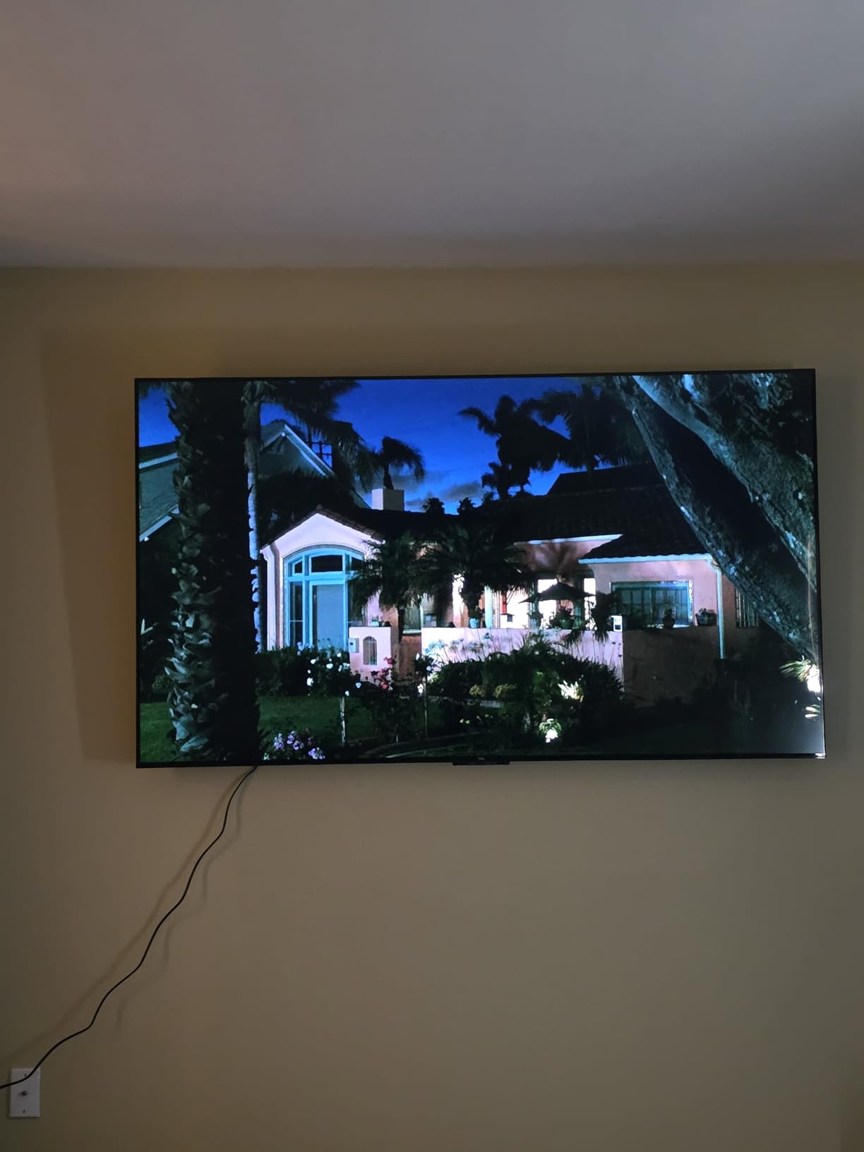 TCL 75-Inch Class S5 UHD 4K LED Smart TV with Fire TV (75S551F, 2024 Model), Dolby Vision, HDR PRO+, Dolby Atmos, Alexa Built-in with Voice Remote, Apple AirPlay 2 Compatibility, Streaming Television - Customer Photo 1