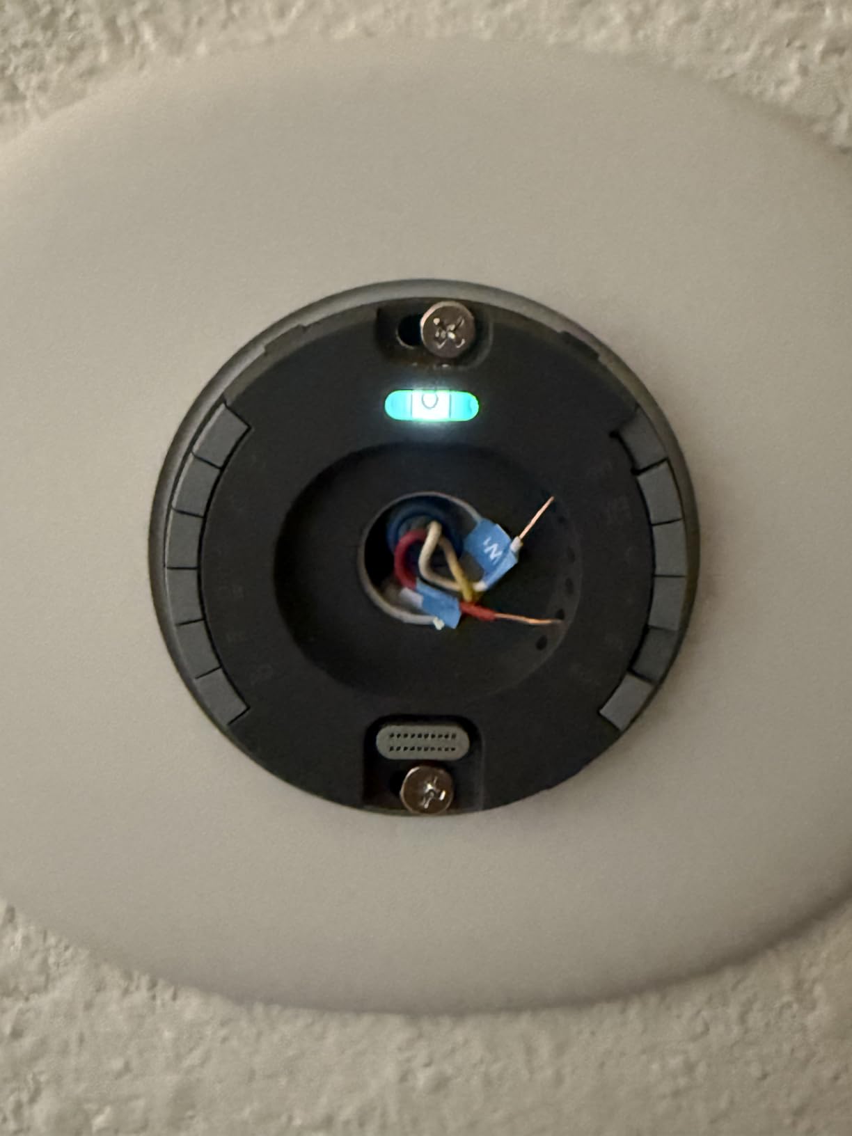 Google Nest Learning Thermostat (4th gen) + Nest Temperature Sensor (2nd gen) - Obsidian Customer Review Google Nest Learning Thermostat (4th gen) + Nest Temperature Sensor (2nd gen) - Obsidian - Customer Photo 2