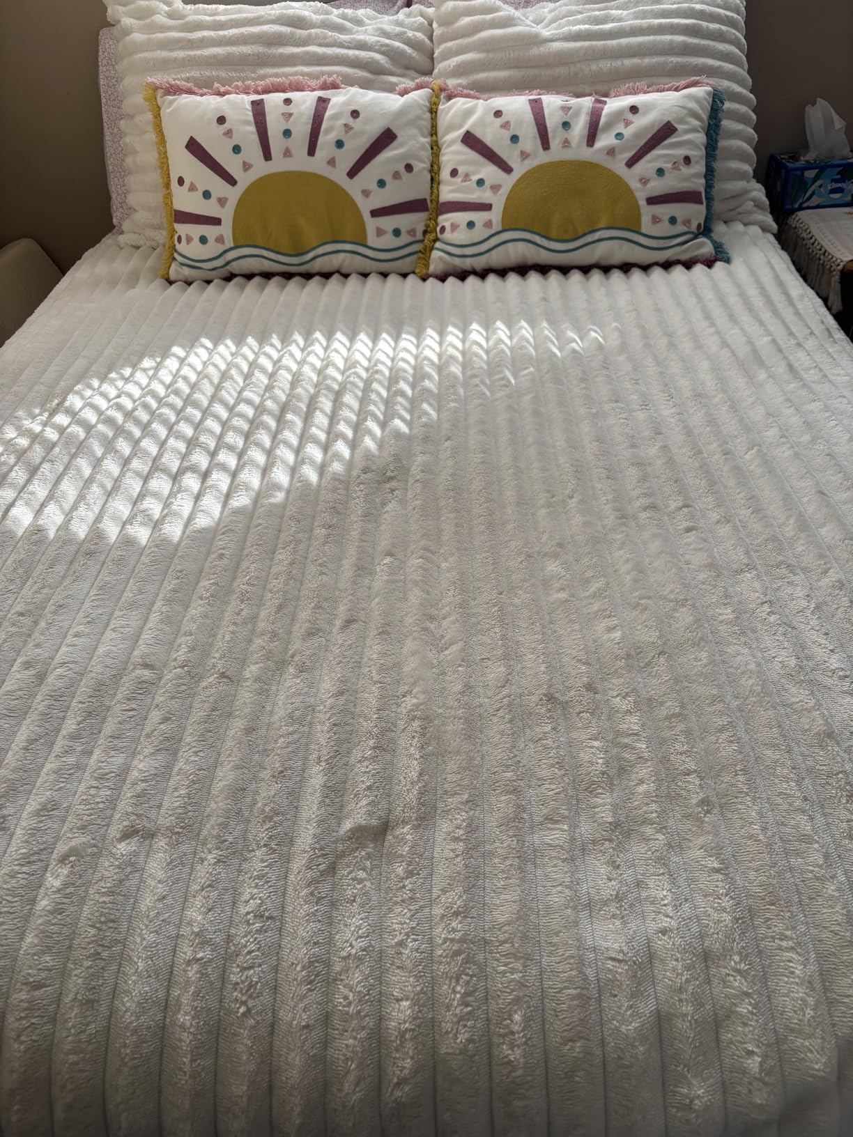 Bedsure Fluffy Comforter Set Queen - Super Soft Faux Fur Bed Set Black, All Seasons Warm Plush Fleece Bedding, 3 Pieces, 1 Shaggy Fuzzy Queen Size Comforter with 2 Pillowcases - Customer Photo 1